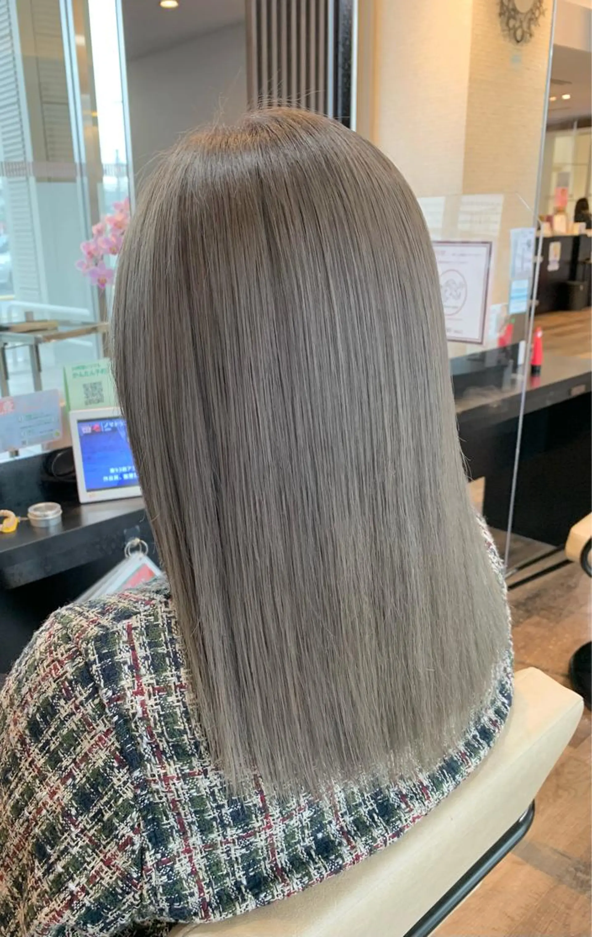 セミロング カラー ヘアカラー トリートメント STYLE　EKI　CITY所属・【艶カラー】 STYLE 和泉俊希のヘアスタイル