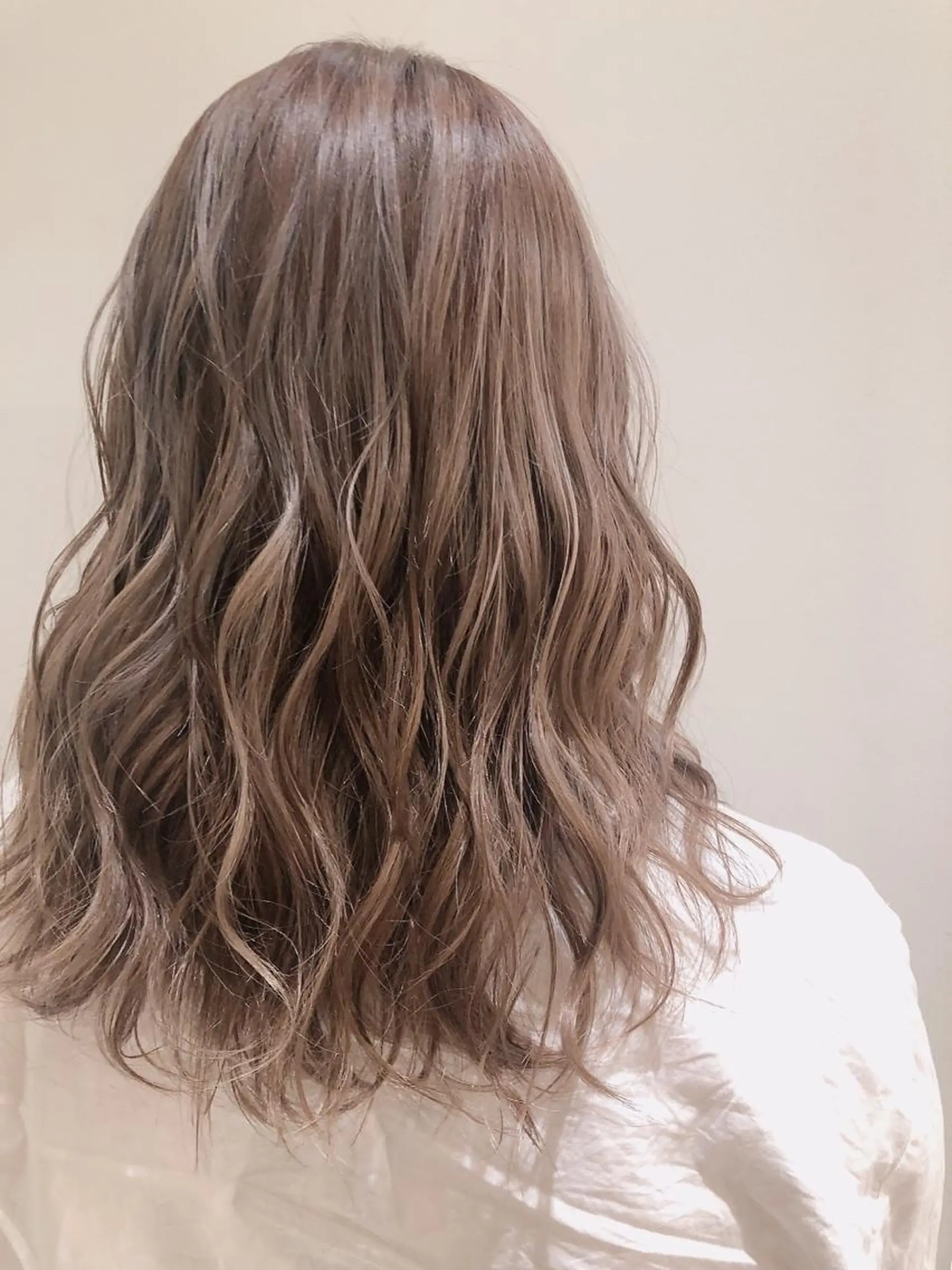 ミディアム カラー ベージュカラー ブリーチ ミルクティーベージュ ✳︎SERA✳︎ 平日のみご案内の眉毛・アイブロウイメージ