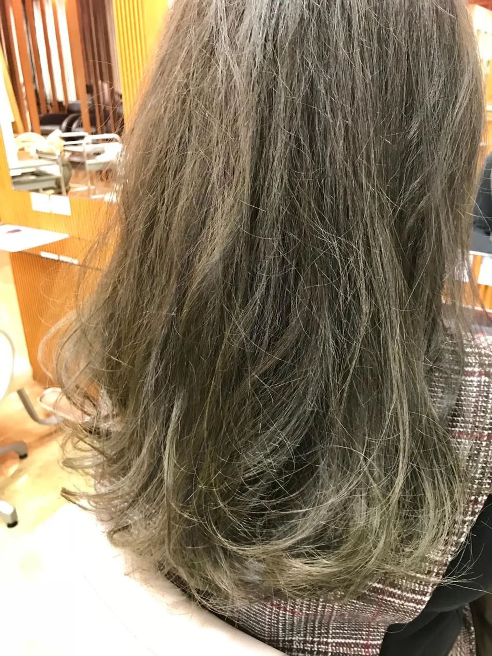 セミロング カラー ハイライトカラー ハイライト 脇田 雄大のヘアスタイル