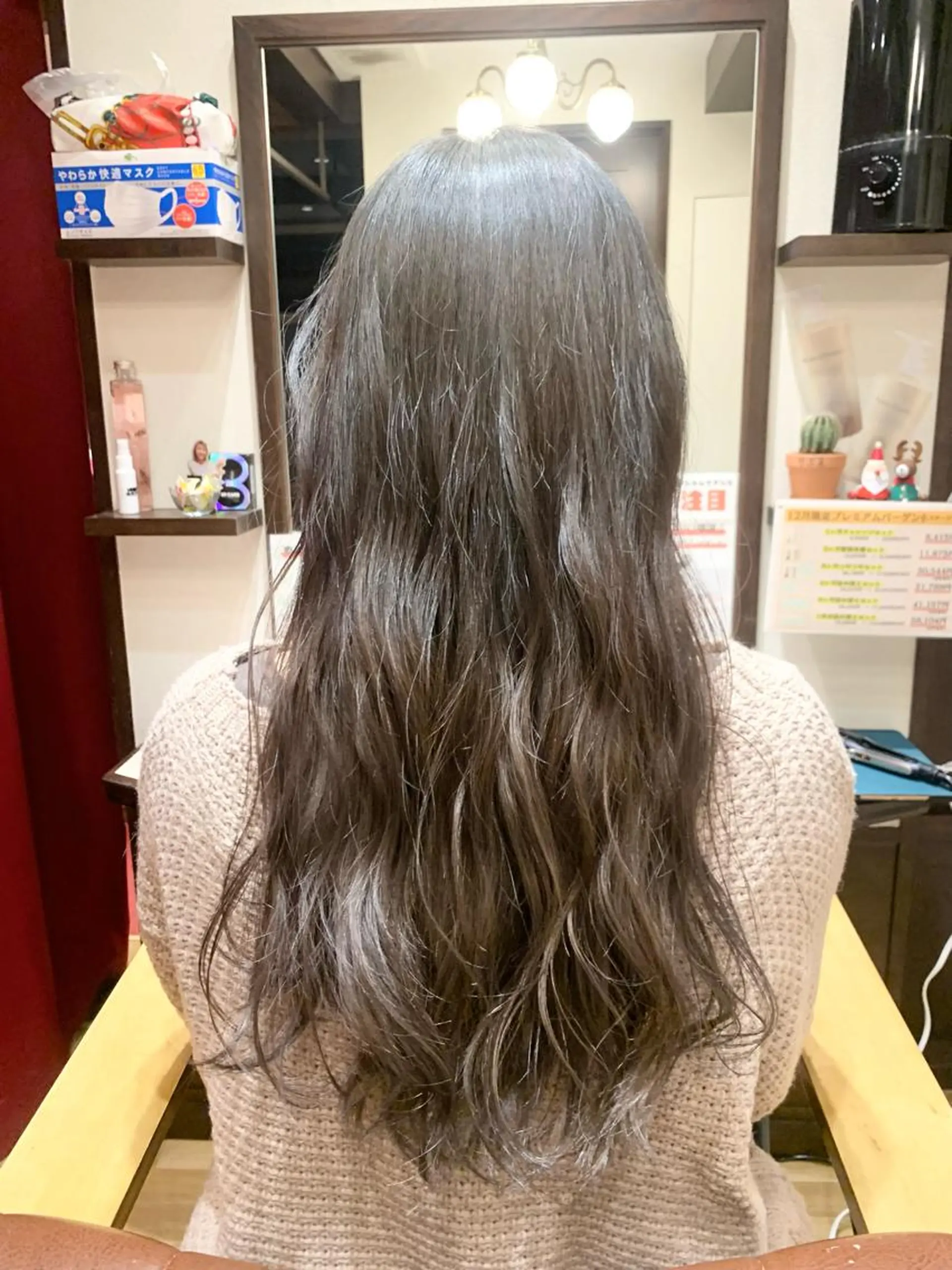 ロング カラー グレージュ アイスグレージュ 【くせ毛のお医者さん 🍀】栗橋のヘアスタイル