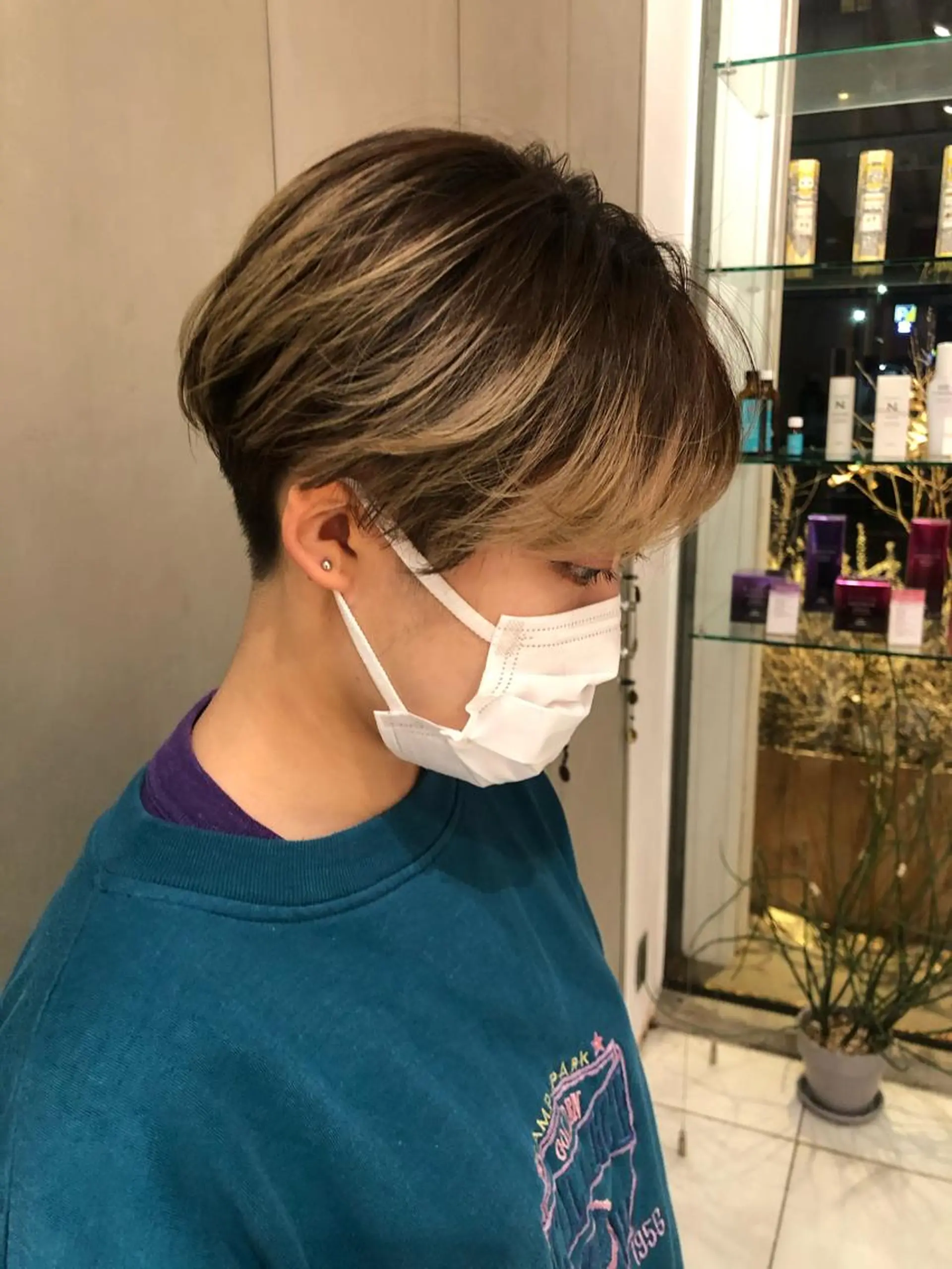 ショート カラー 古屋 花織のヘアスタイル