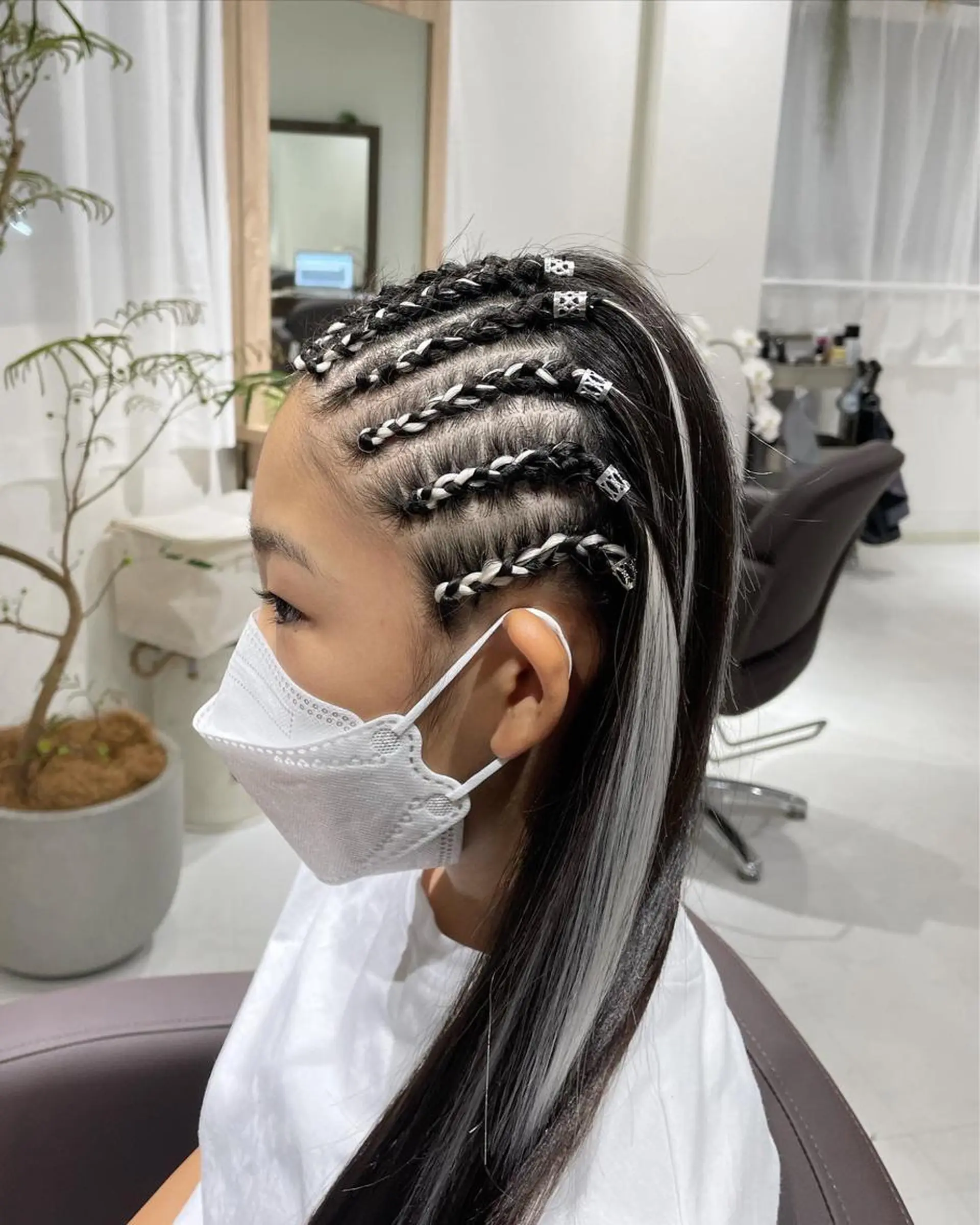 ロング ヘアアレンジ キッズ 編み込みエクステ 子どものヘアアレンジ エクステ ハイライト エクステ ヘアセット シェアサロン〜糸ito〜所属・Hiro ヒロのヘアスタイル