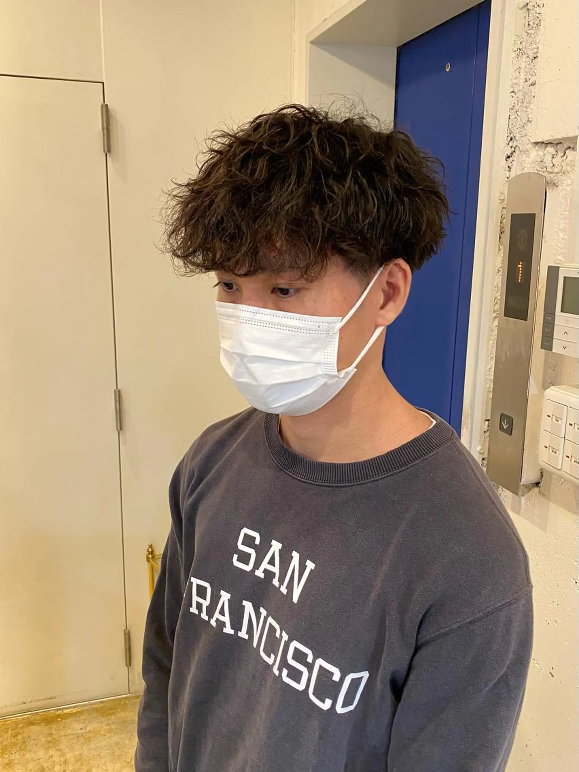 ショート パーマ メンズ 波巻きパーマ JINKIメンズ特化 メンズカットパーマのヘアスタイル