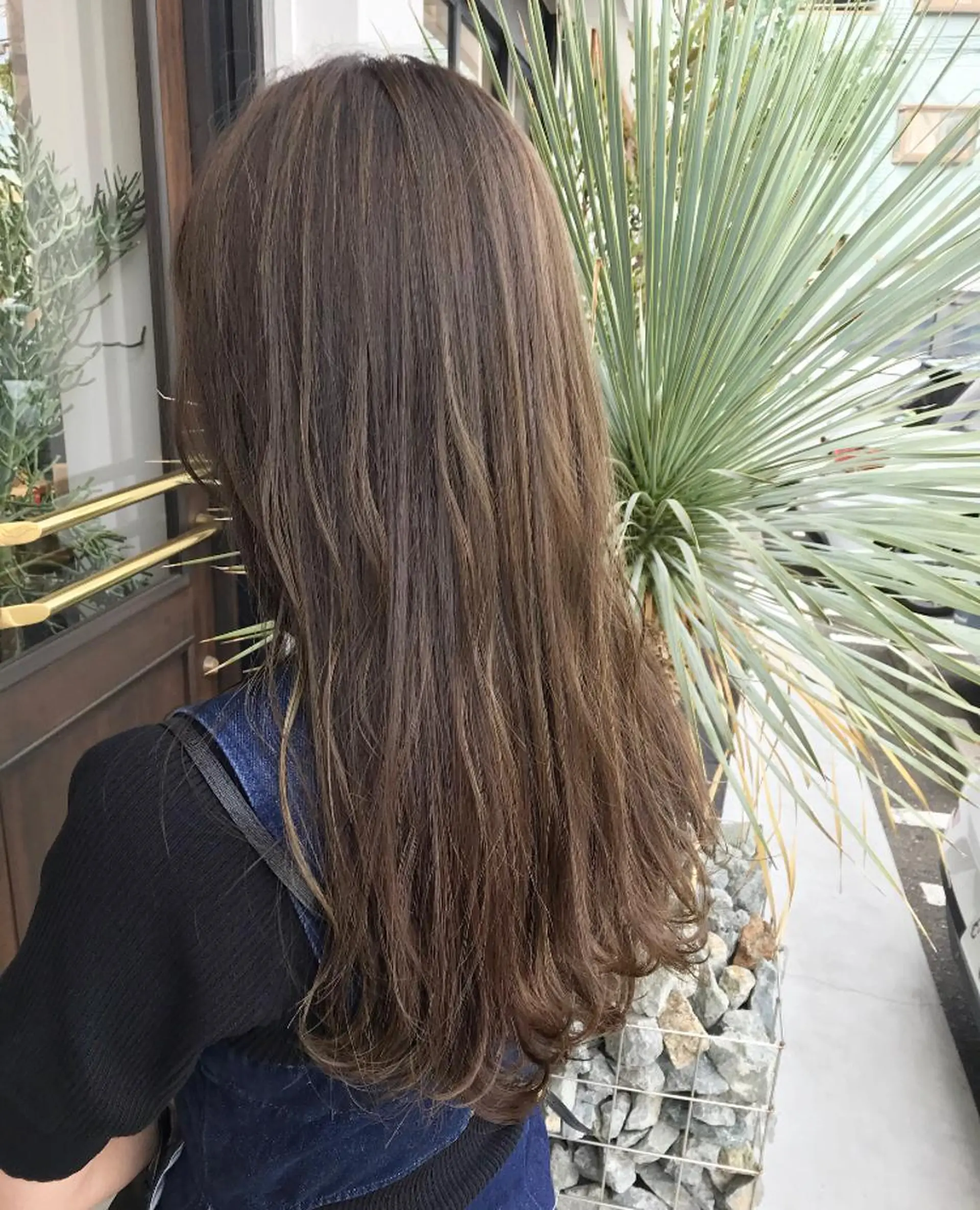 ロング ハイライト ヘアカラー 河田 海陽のヘアスタイル