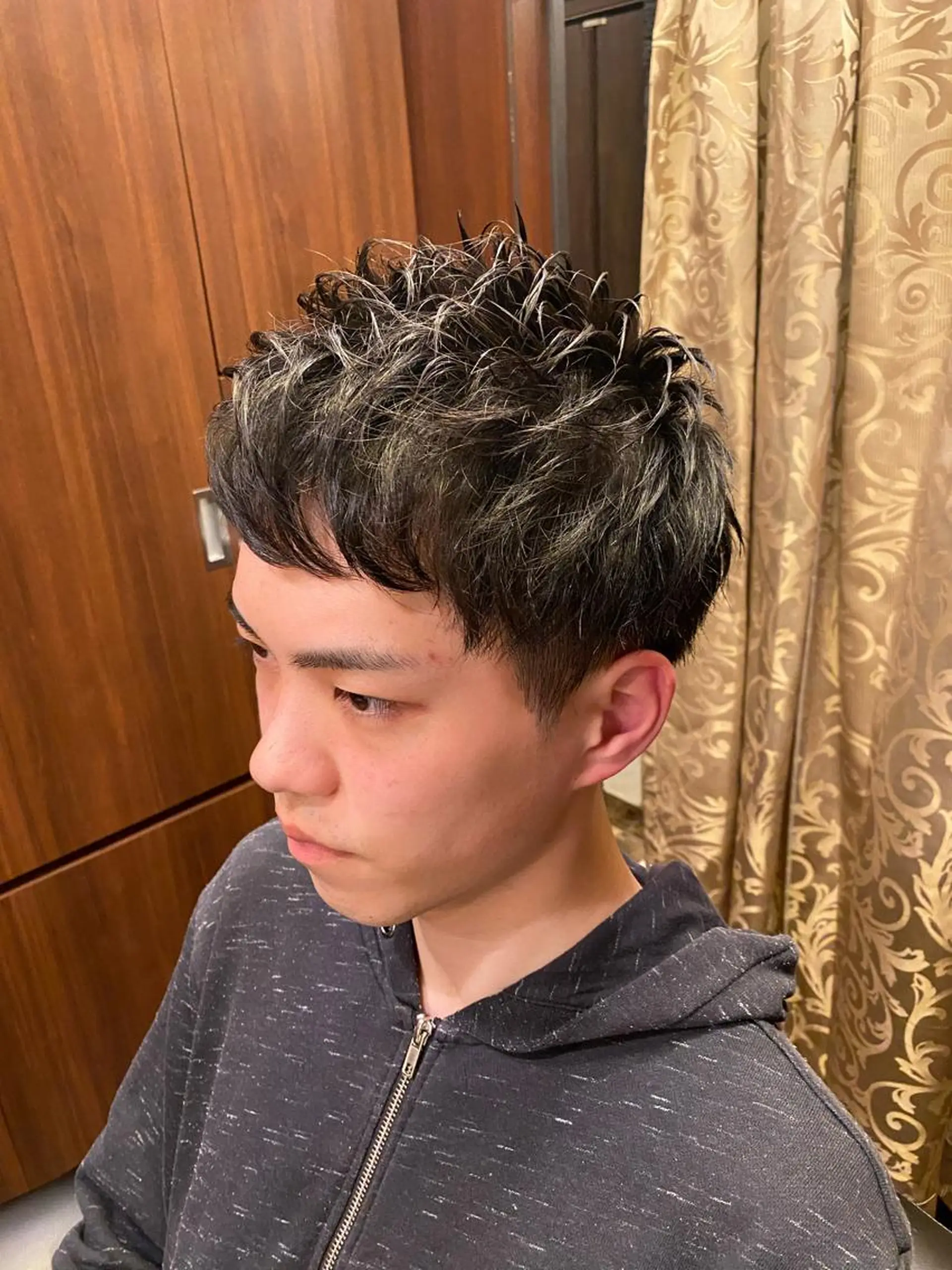 ショート パーマ メンズ 浅見 天翔のヘアスタイル