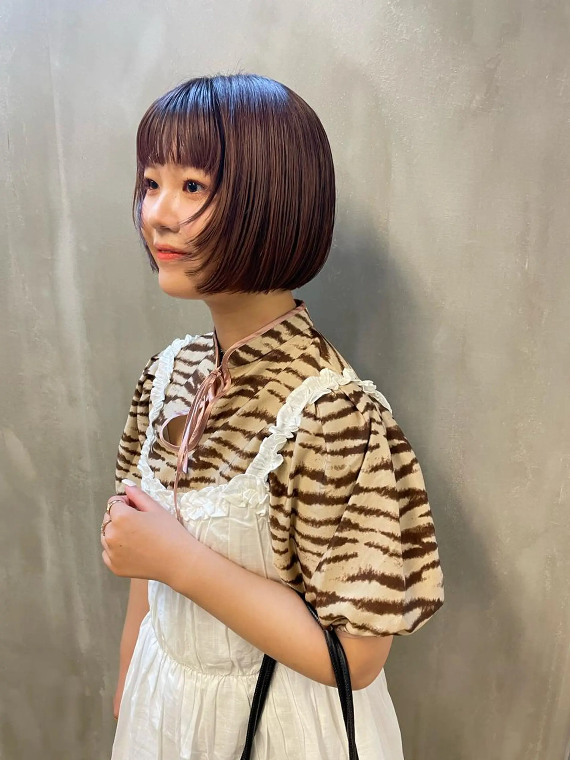 ミディアム カラー パーマ ヘアアレンジ メンズ キッズ ネイル マツエク・マツパ アイブロウ レイヤーカット カット ヘアカラー トリートメント tatsumi/ボブ ウルフ/レイヤーのヘアスタイル