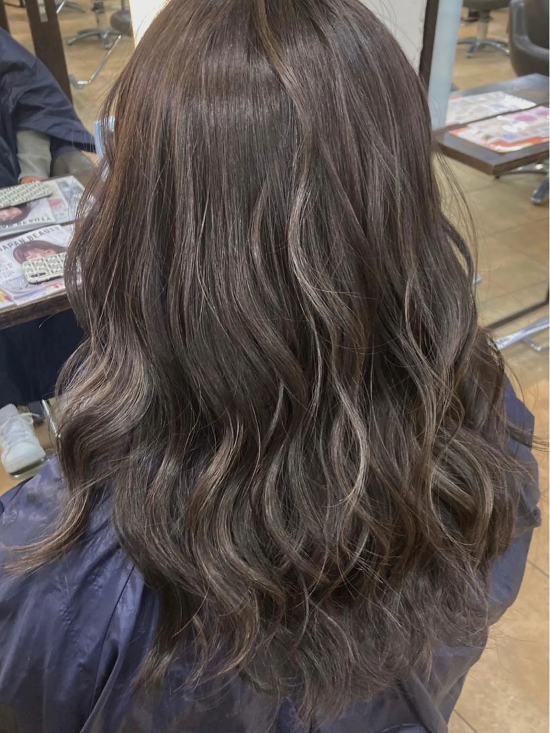 ミディアム lien ヒジリのヘアスタイル