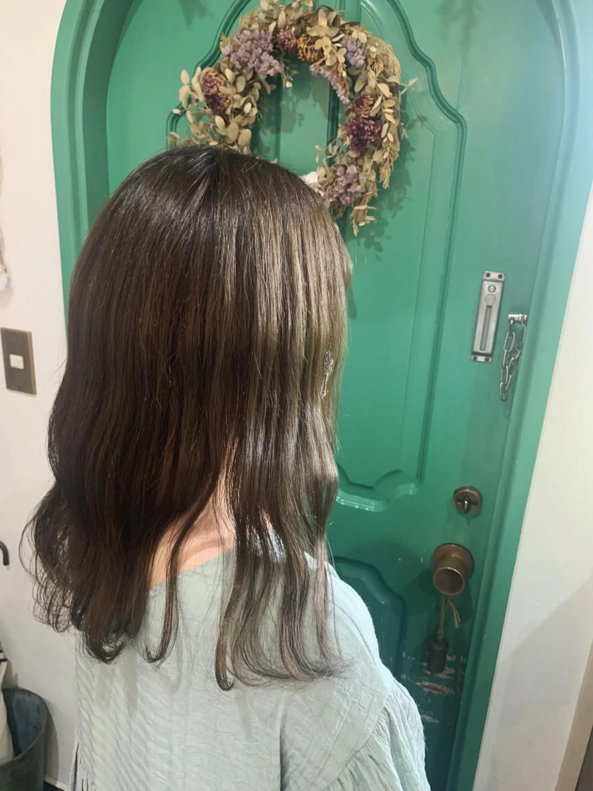 セミロング カット ヘアカラー 佐藤 美咲のヘアスタイル