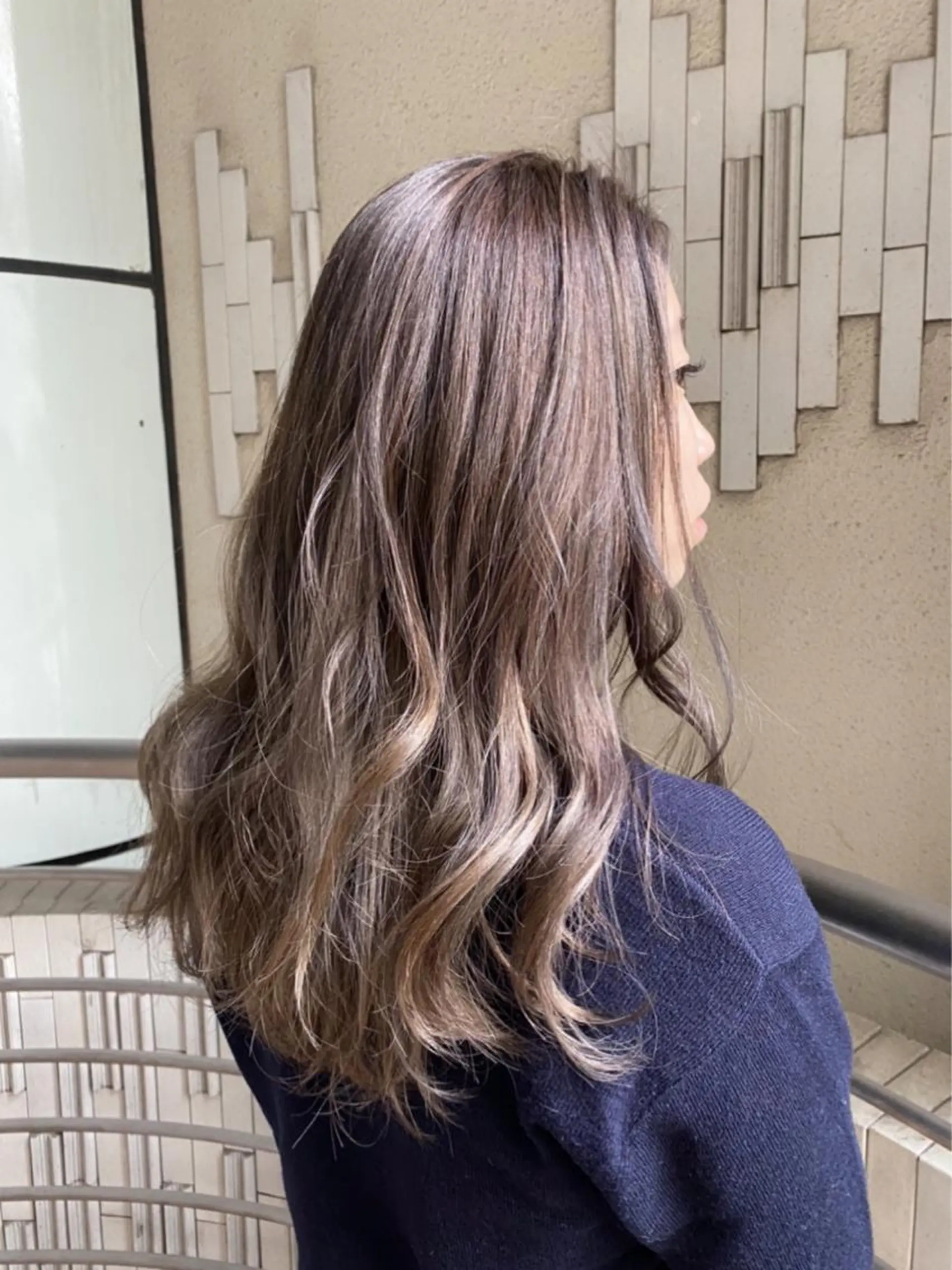 セミロング カラー ikeda shioriのヘアスタイル