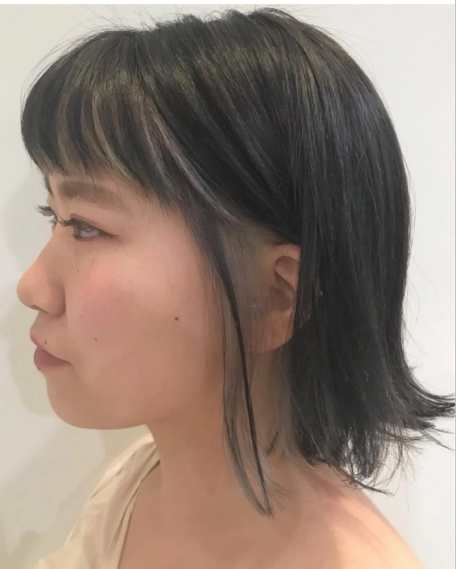ミディアム カラー ヘアカラー トリートメント 坂田 友梨奈のヘアスタイル