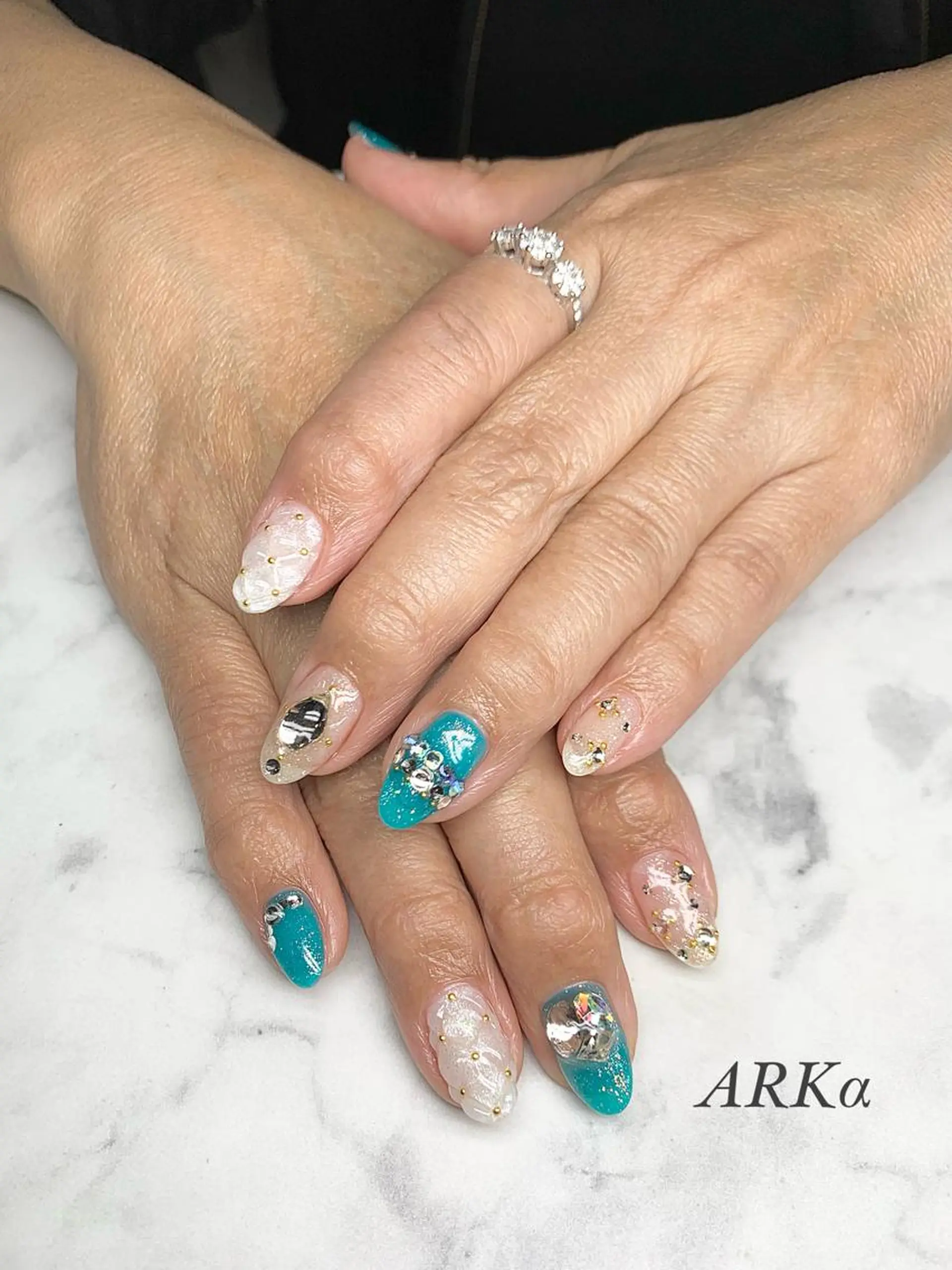 セミロング ネイル ハンドネイル ARKα SHIORIのネイルデザイン