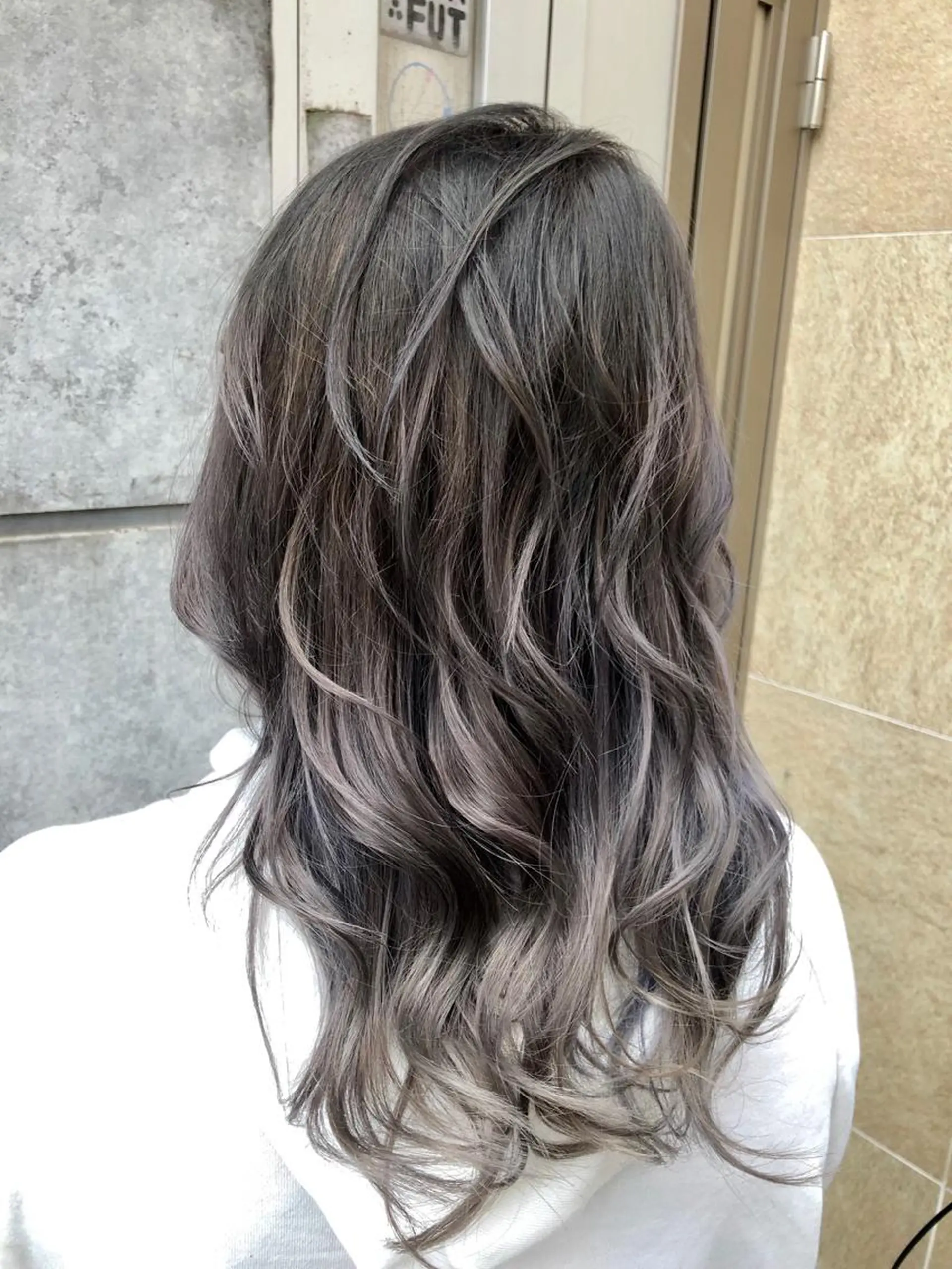 ロング カラー ヘアアレンジ カット ヘアカラー トリートメント MiU所属・韓国×髪質改善×美髪 縮毛矯正×レイヤーのヘアスタイル