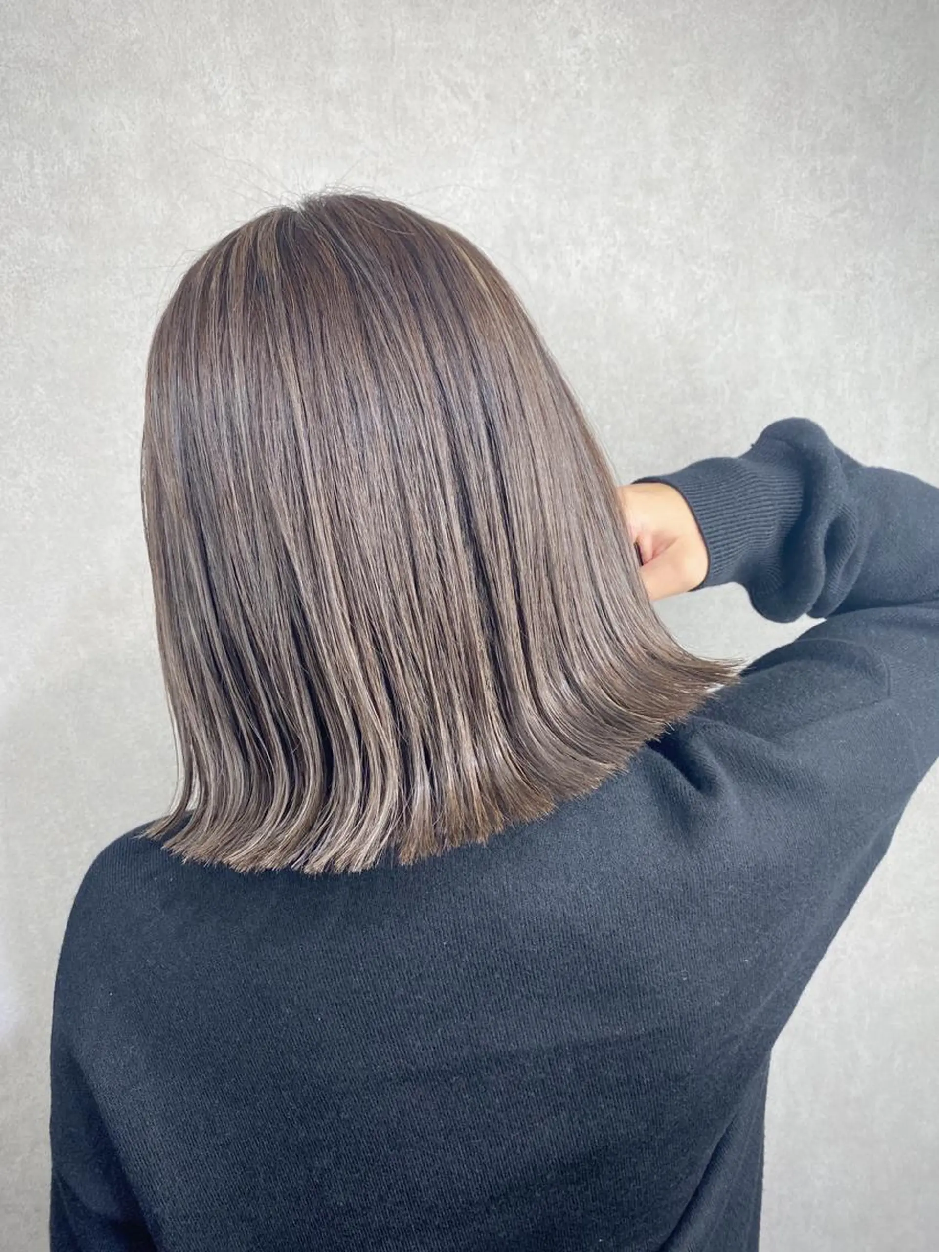 セミロング _White所属・ＳＨＩ ＺＵのヘアスタイル