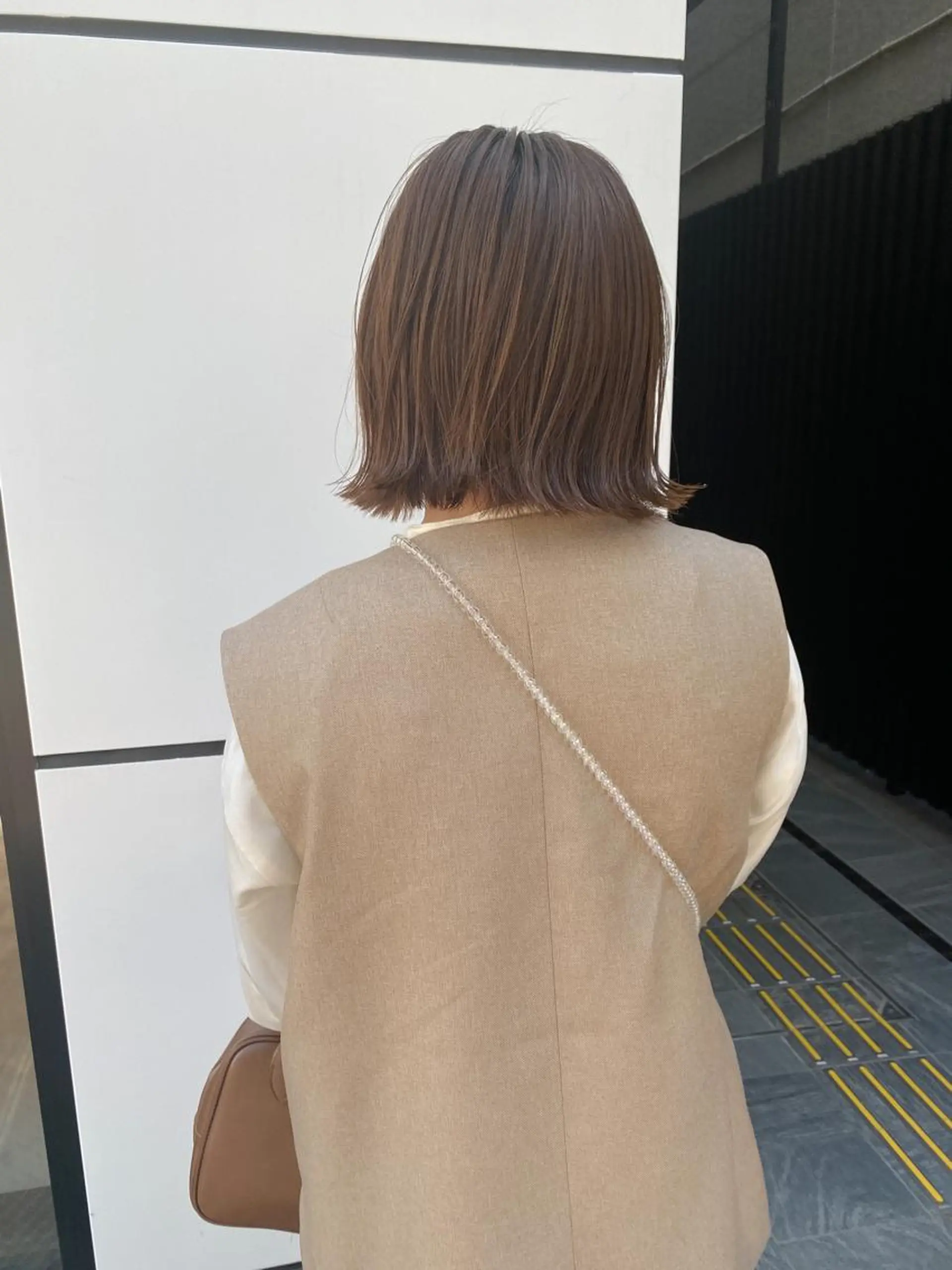 ミディアム カラー THE DAY所属・AKI HASHIMOTOのヘアスタイル