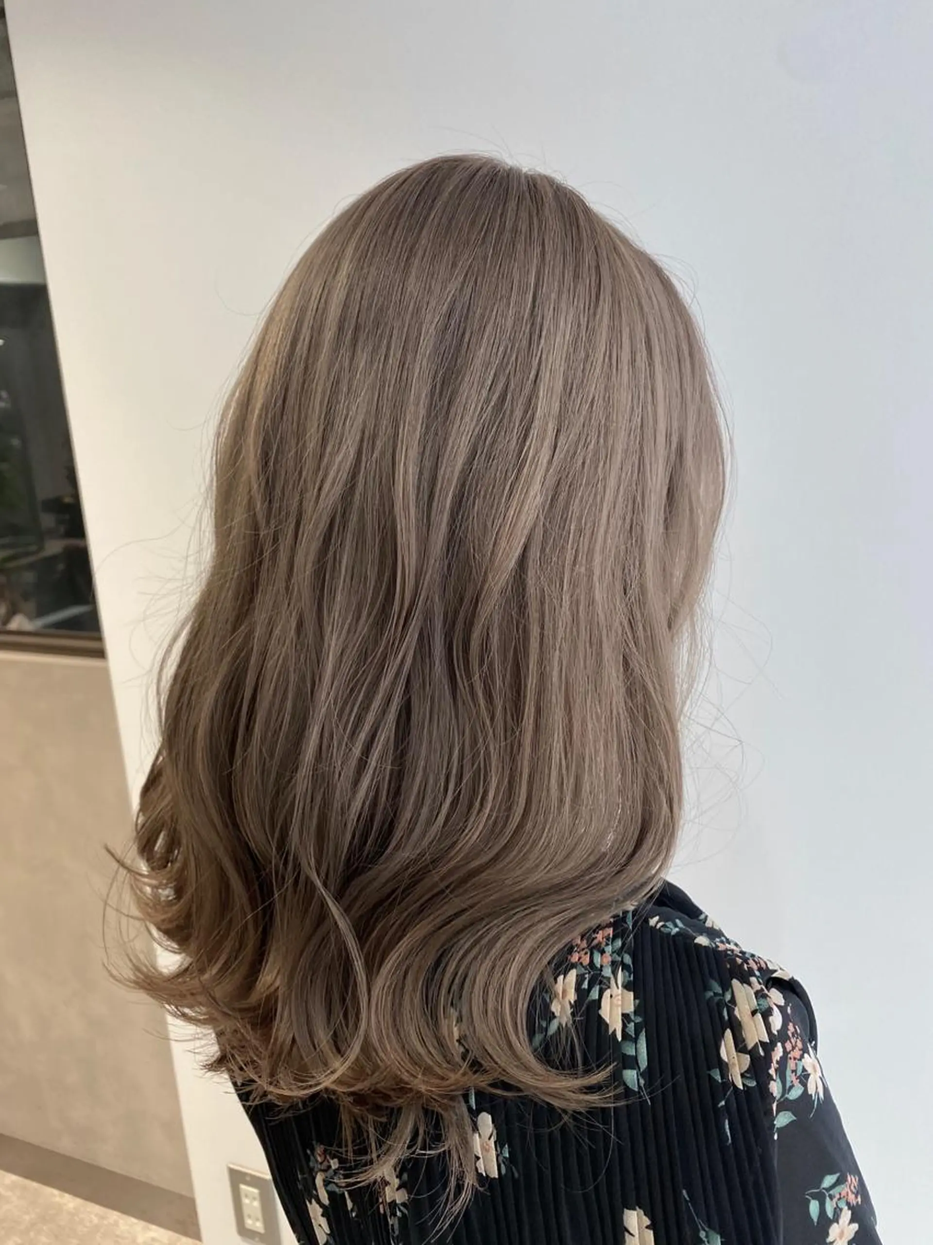 セミロング カラー M IIのヘアスタイル