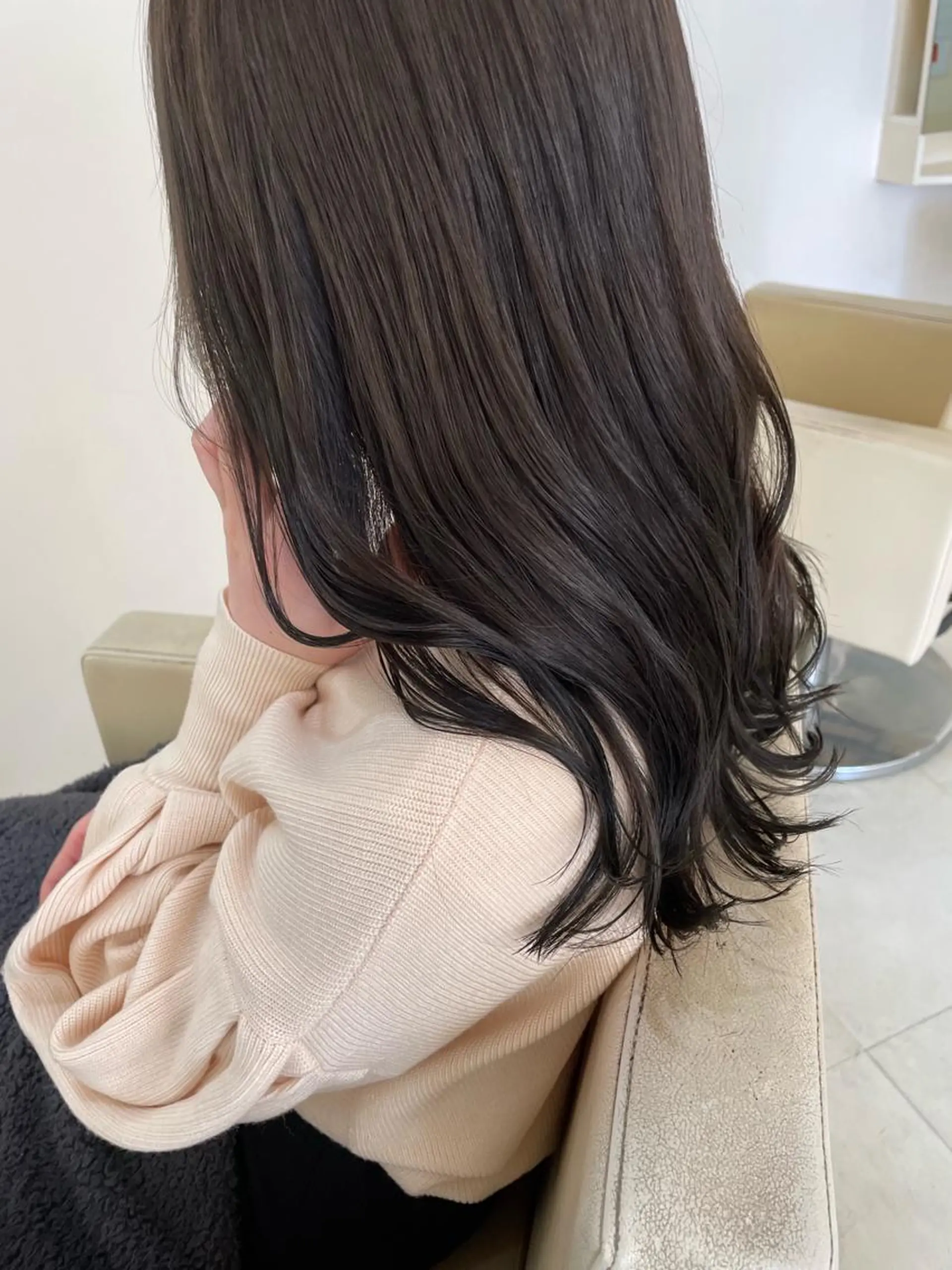 セミロング monolith所属・金井愛華 【monolith】のヘアスタイル