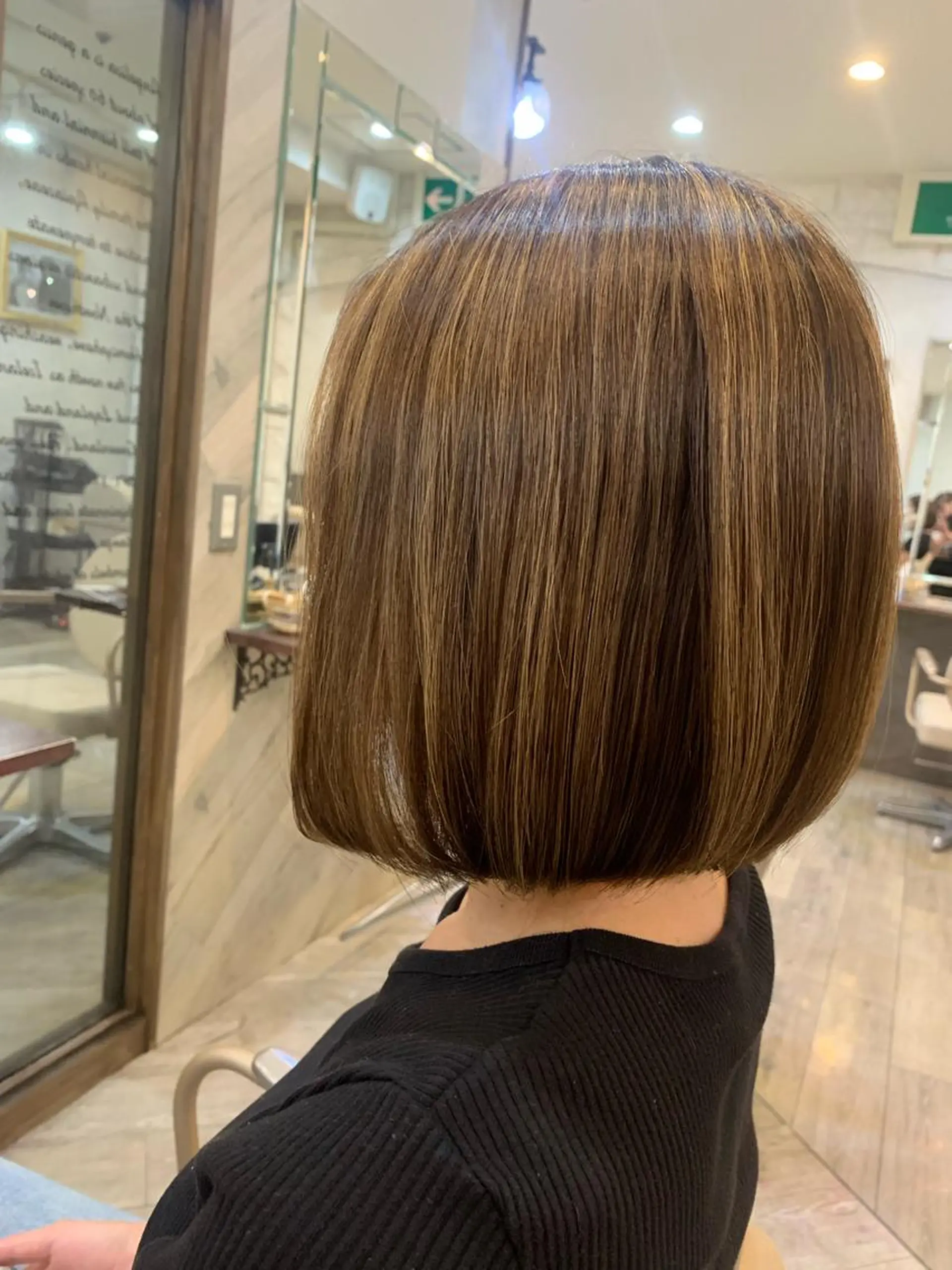 ショート ボブ number天王寺 スタイリストほたるのヘアスタイル