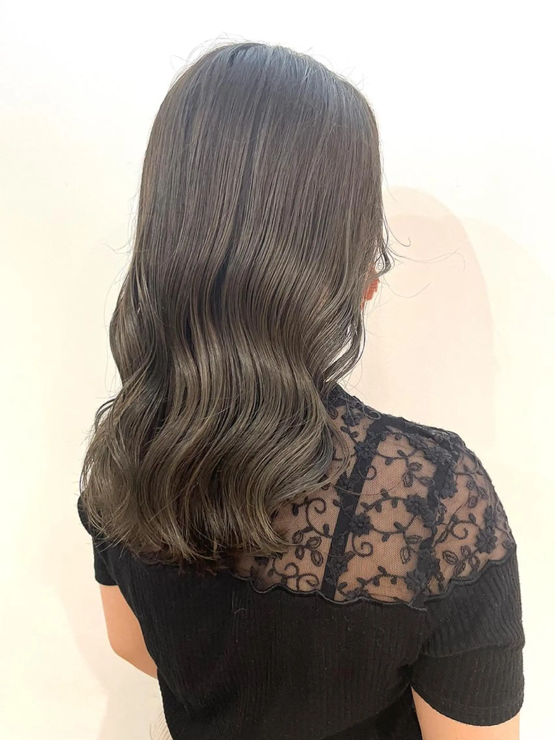 セミロング カラー ヘアカラー 佐藤 梨里花 ❤︎のヘアスタイル