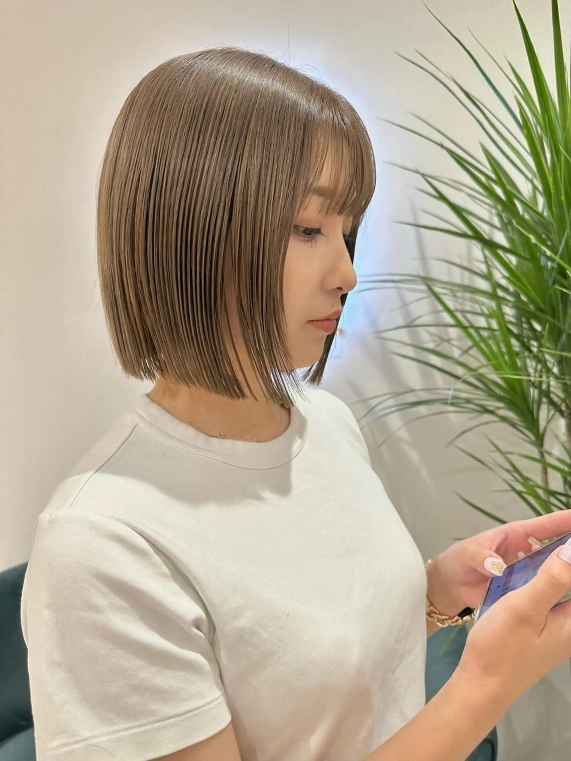 ショート カラー カット ヘアカラー かえ🩶韓国ボブ🎀 透明感カラー🥣のヘアスタイル