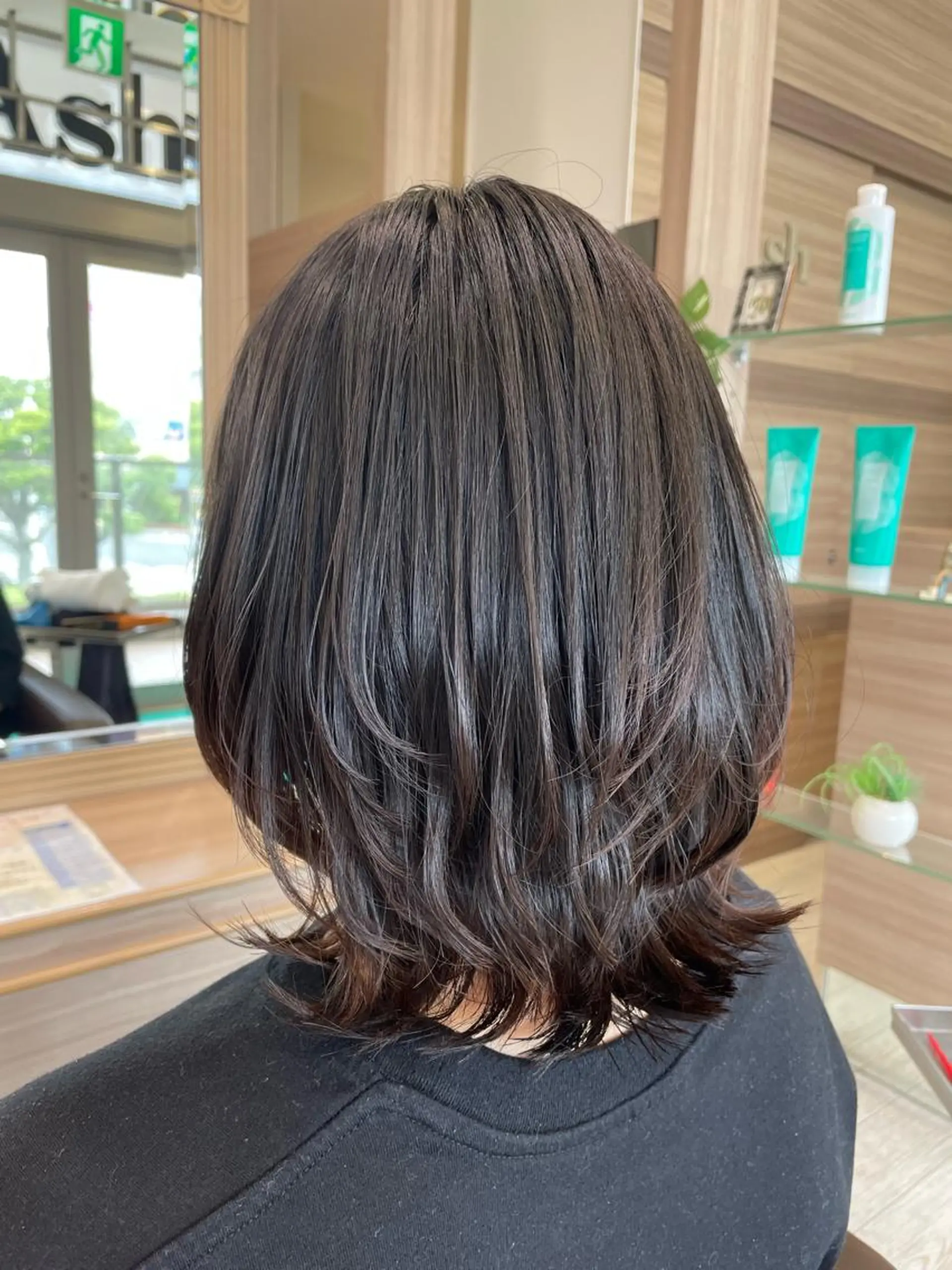ミディアム 外ハネヘア ウルフカット カット 加藤 未歩のヘアスタイル
