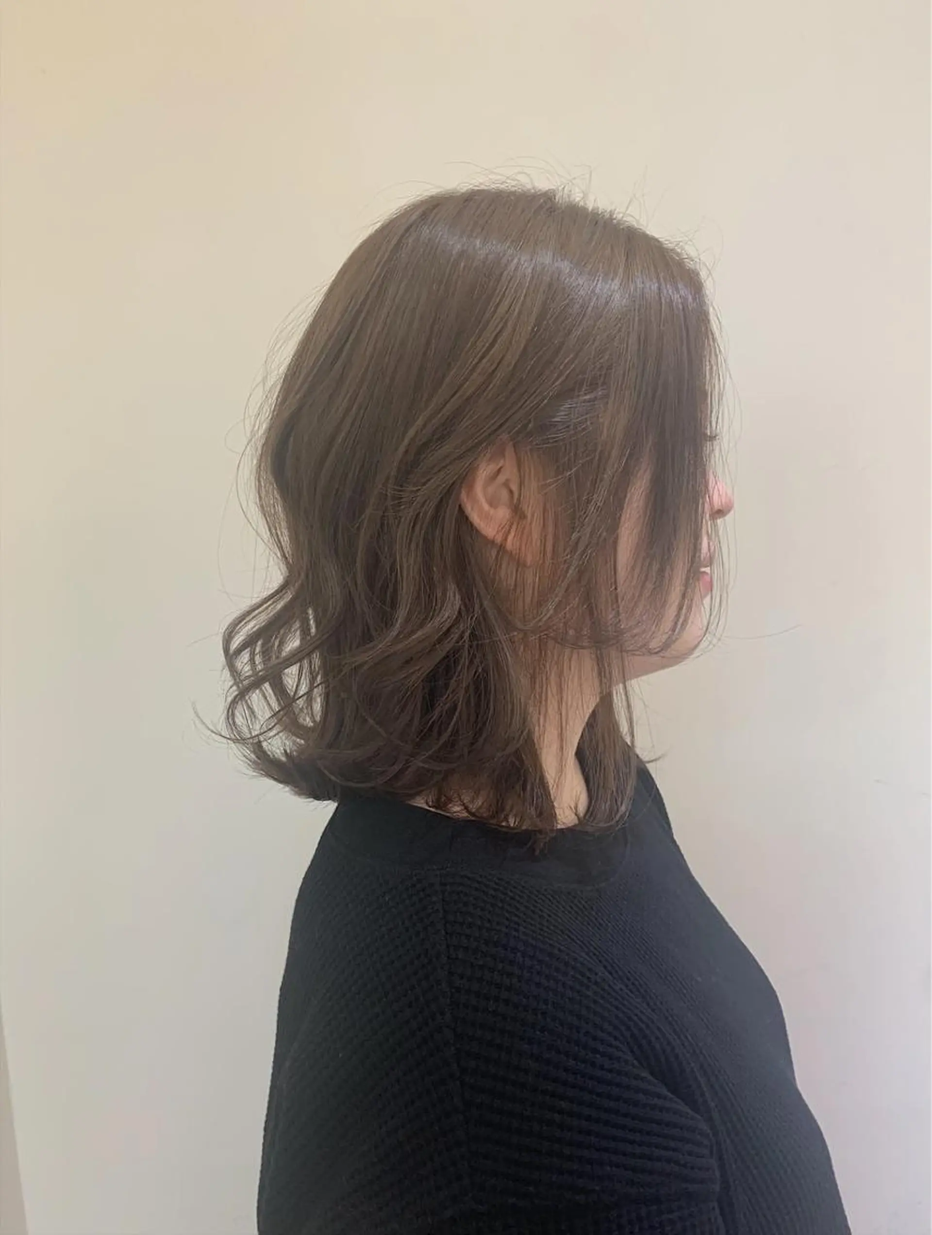 ミディアム カラー ヘアアレンジ アッシュ ベージュカラー 透明感カラー イルミナカラー ACE所属・高橋 侑李のヘアスタイル