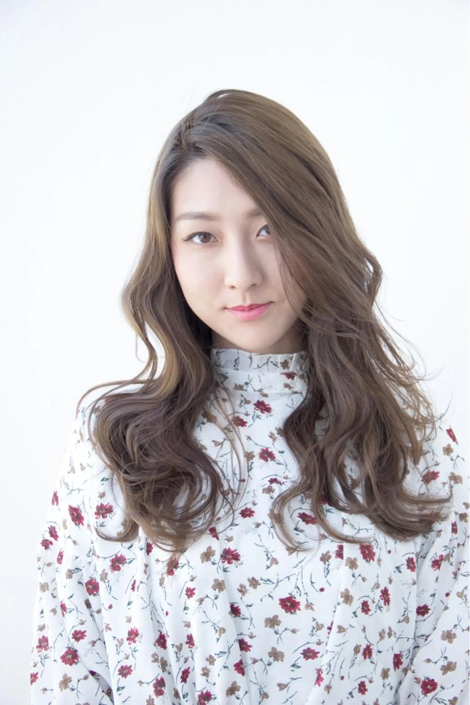 ロング カラー パーマ ベージュカラー グレージュ パープルカラー ロング カット ヘアカラー 門田 恭弥のヘアスタイル
