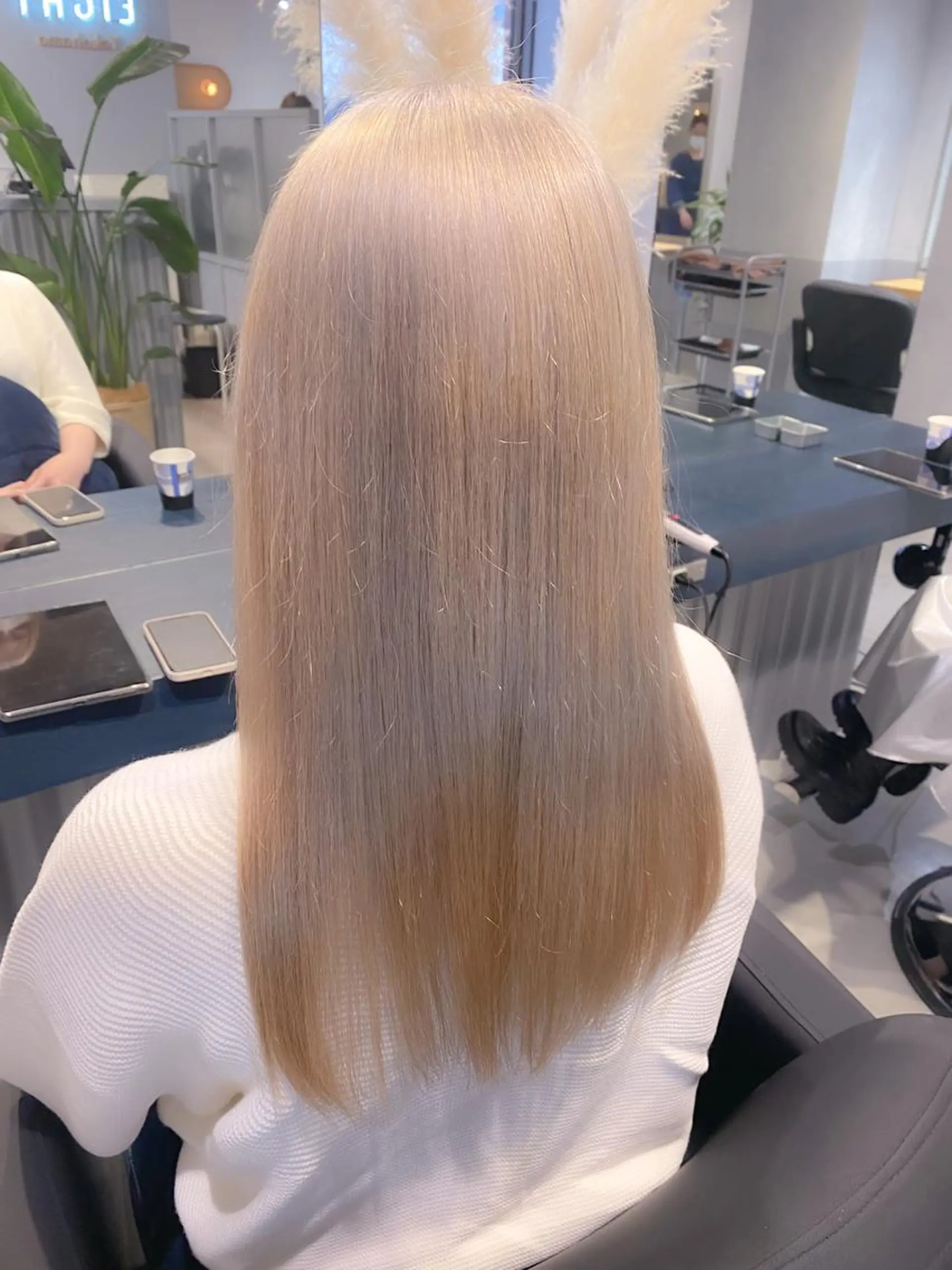 セミロング カラー バレイヤージュ ブリーチ 透明感カラー デザインカラー ダブルカラー ヘアカラー トリートメント 💖ハイライト/ハイ トーン💖MIKIのヘアスタイル