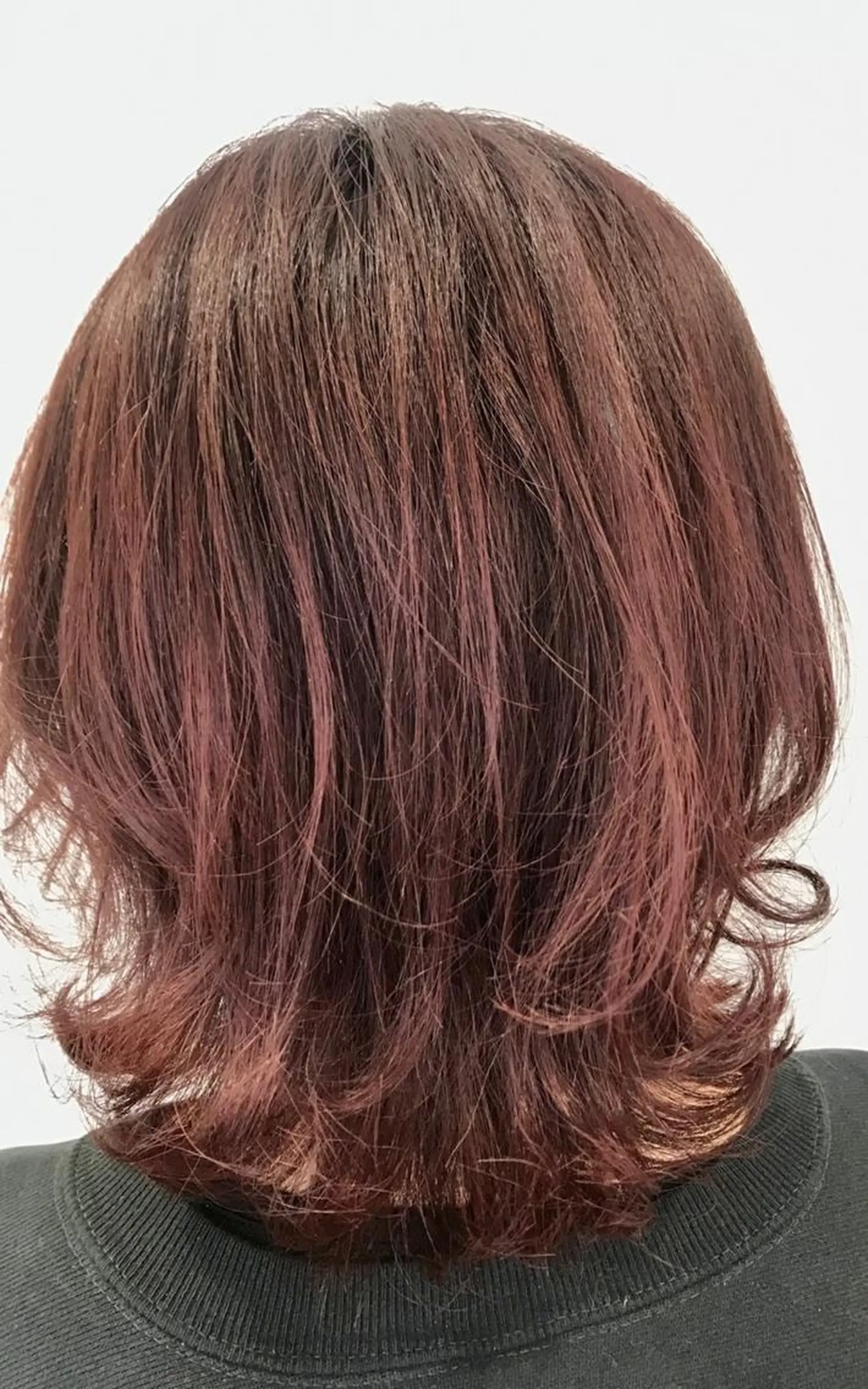 ミディアム 齊藤 久恵のヘアスタイル