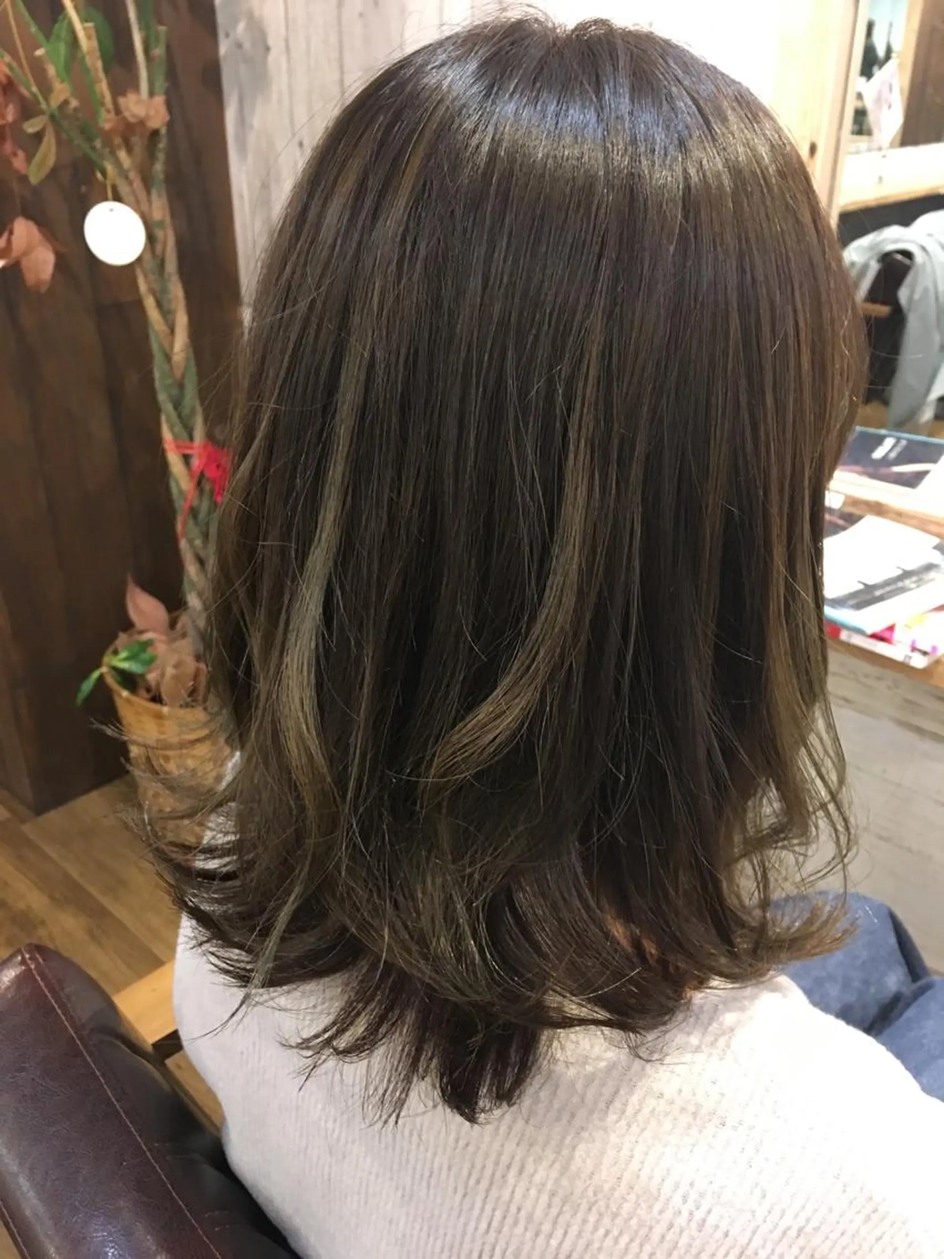 セミロング カット ヘアカラー トリートメント CODE.LINE 静岡伝馬町所属・浦田侑希 CODE.LINEのヘアスタイル