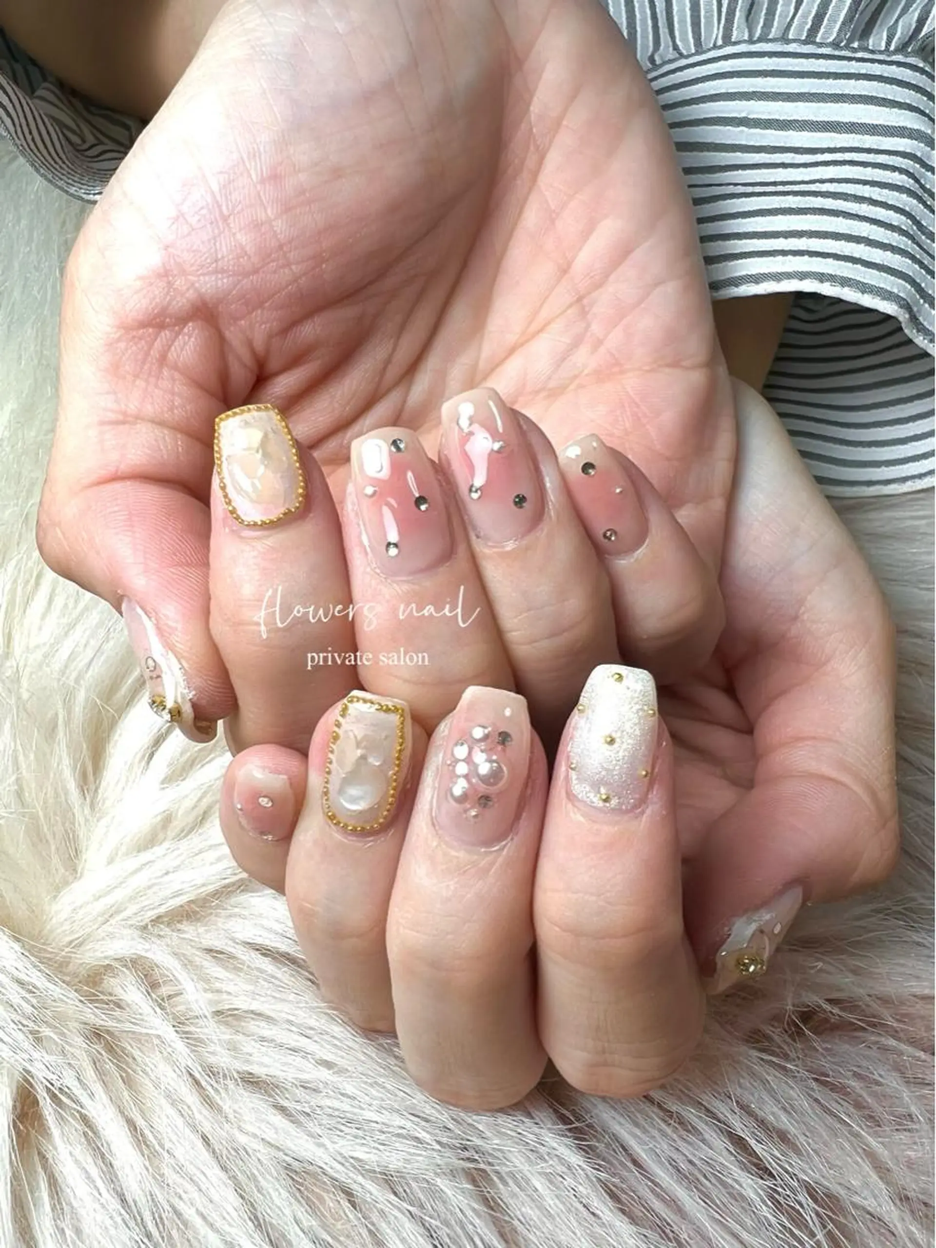 ネイル チークネイル ジェルネイル ガーリー 持ち込み パラジェル flowers nailのネイルデザイン