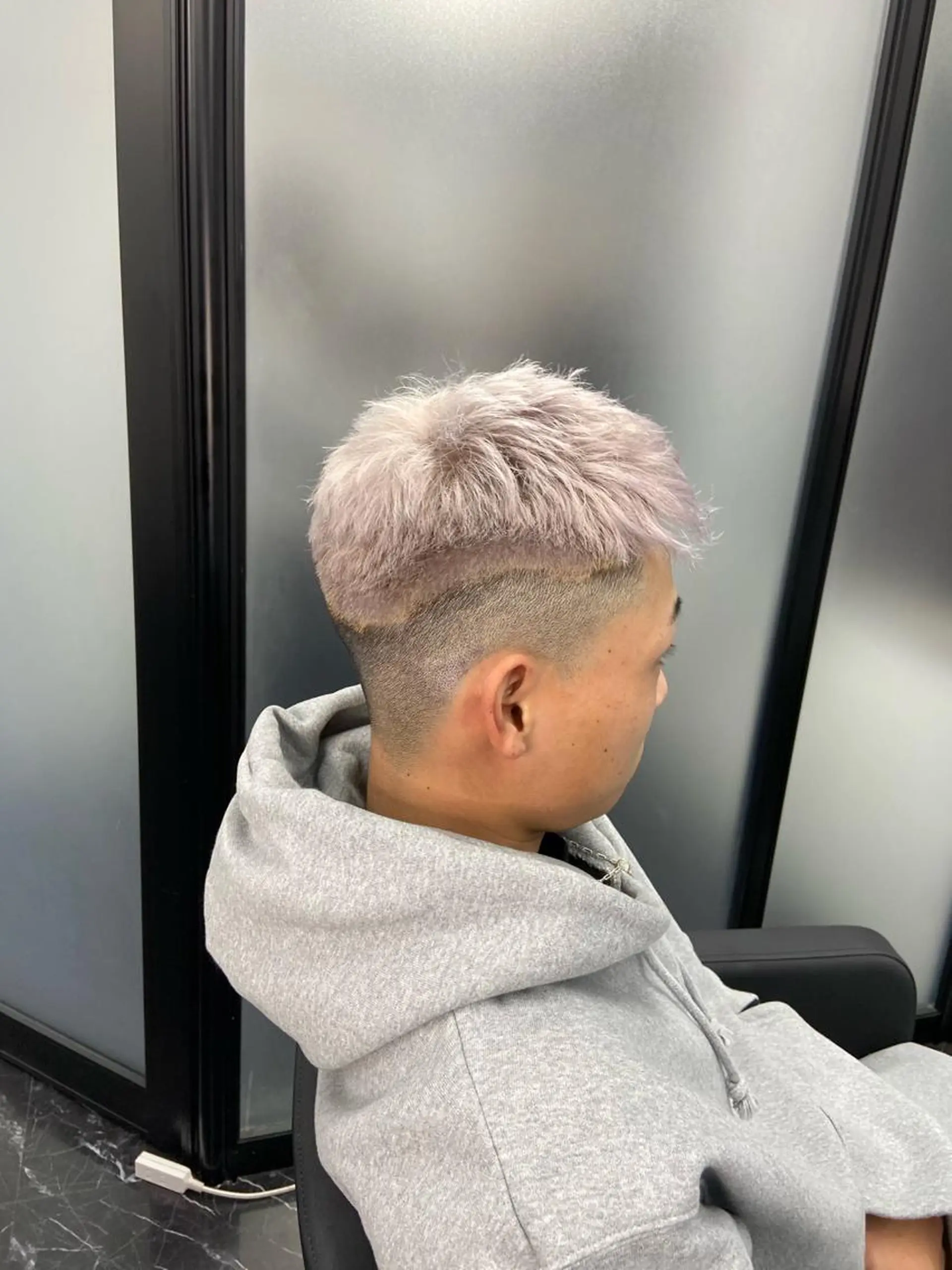 ショート カラー メンズ メンズハイトーン ハイトーンカラー ヘアカラー トリートメント ミルボンAujua認定サロン Ria  OSAKA 梅田所属・メンズ、エクステ特化 Ryuのヘアスタイル