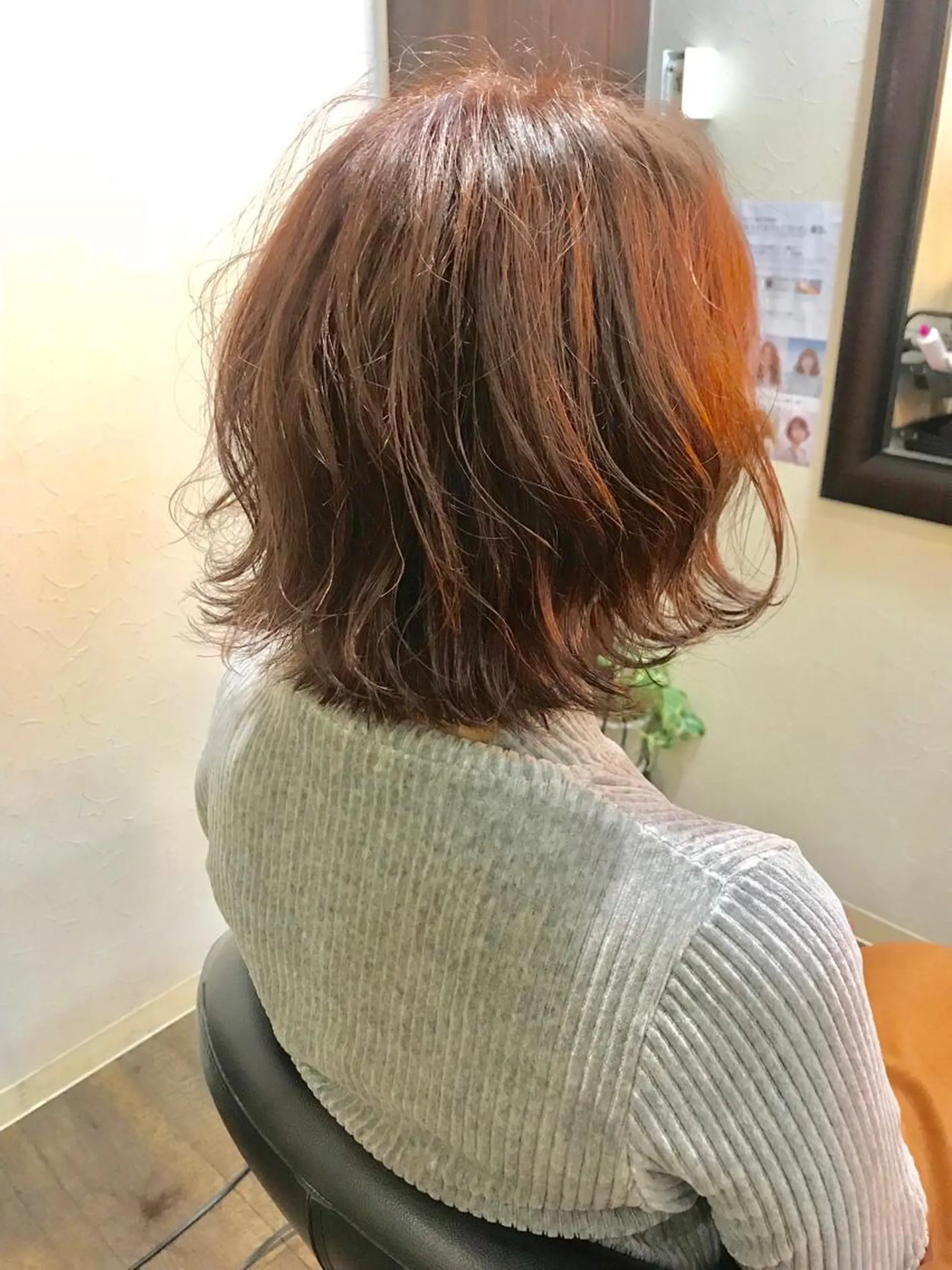 ミディアム カット 縮毛矯正 トリートメント トモタニ ミオのヘアスタイル