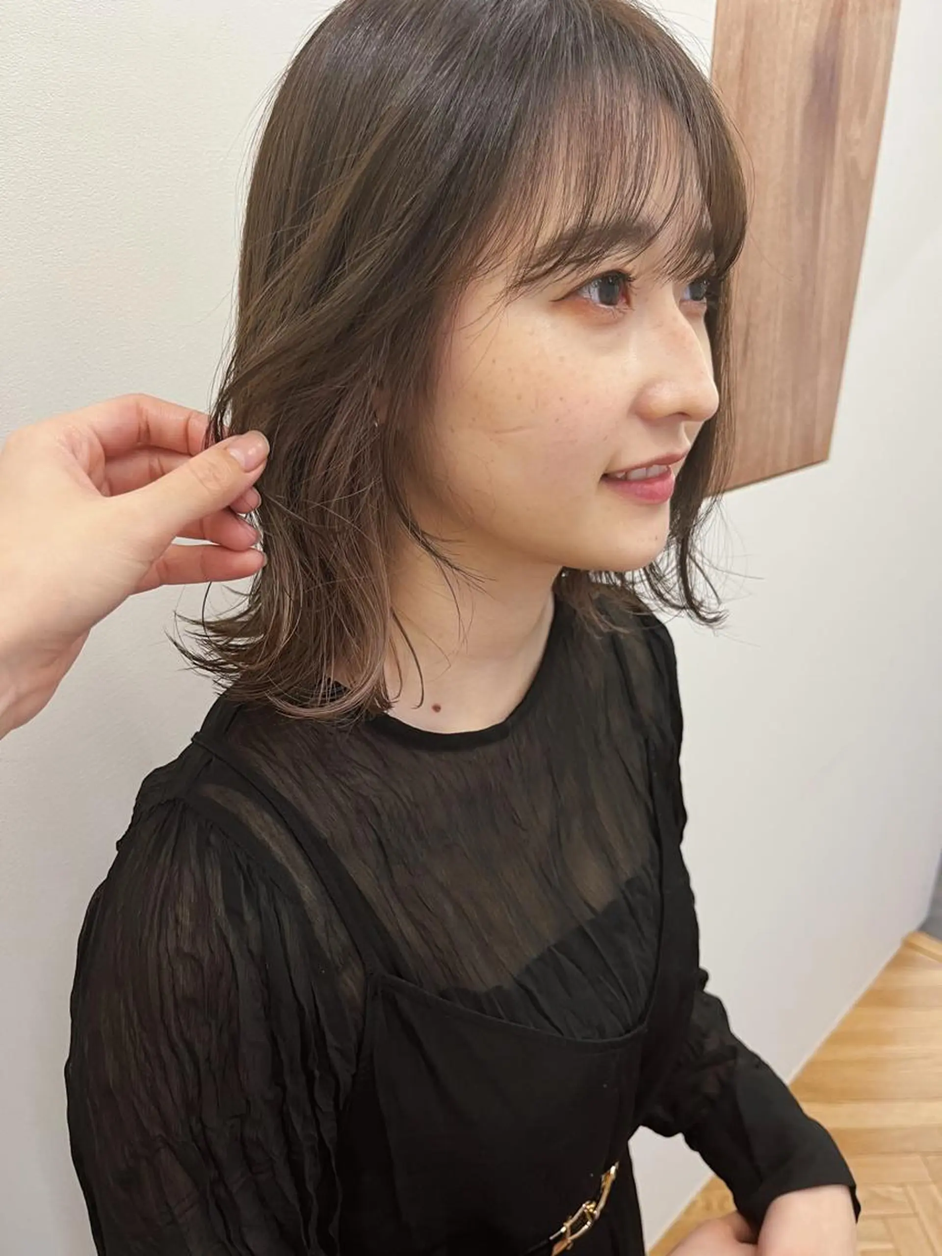 ミディアム ラベンダーベージュ カット ヘアカラー 西山 紗耶香🪽 透明感カラー/ボブのヘアスタイル