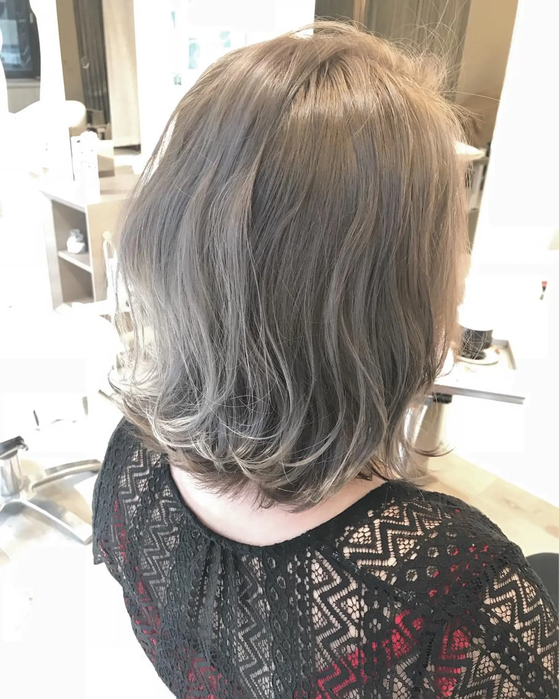 ミディアム カラー ブリーチ イルミナカラー ヘアカラー トリートメント chiyo yasuのヘアスタイル