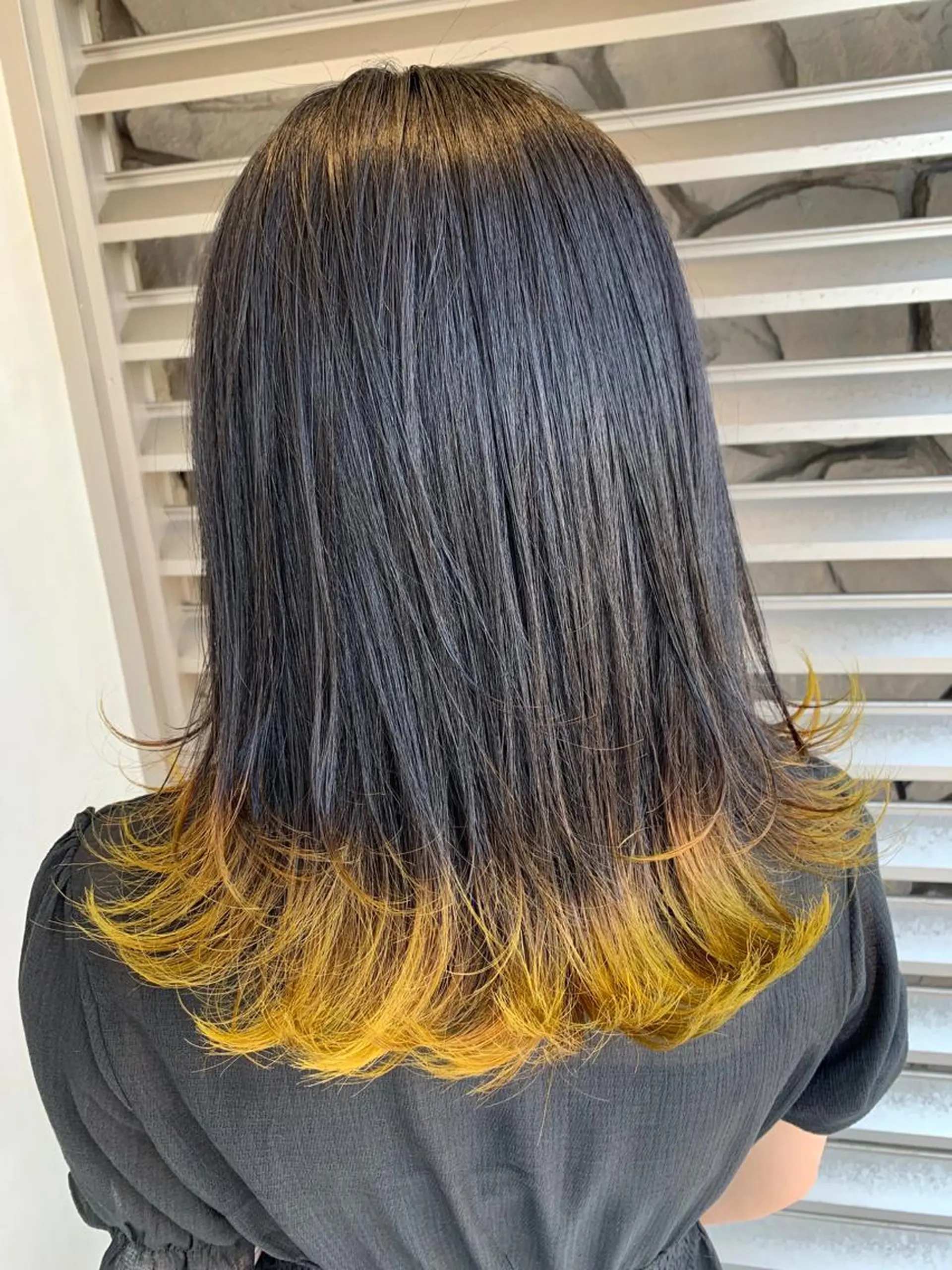 ミディアム ROBBY HIMERIのヘアスタイル