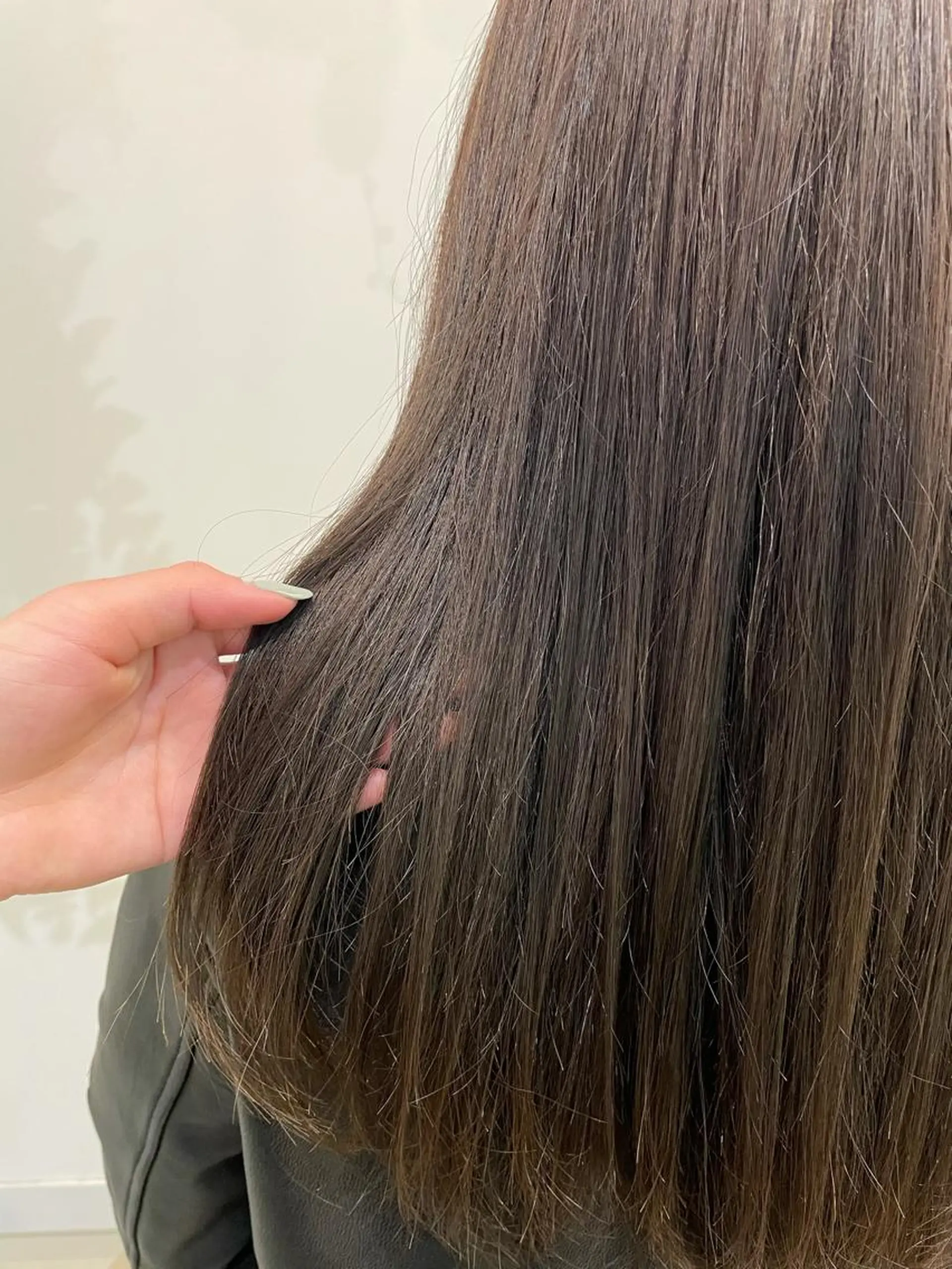 カラー ブリーチ 透明感カラー 髪質改善カラー🤍 エクステ✨君島由実子のヘアスタイル