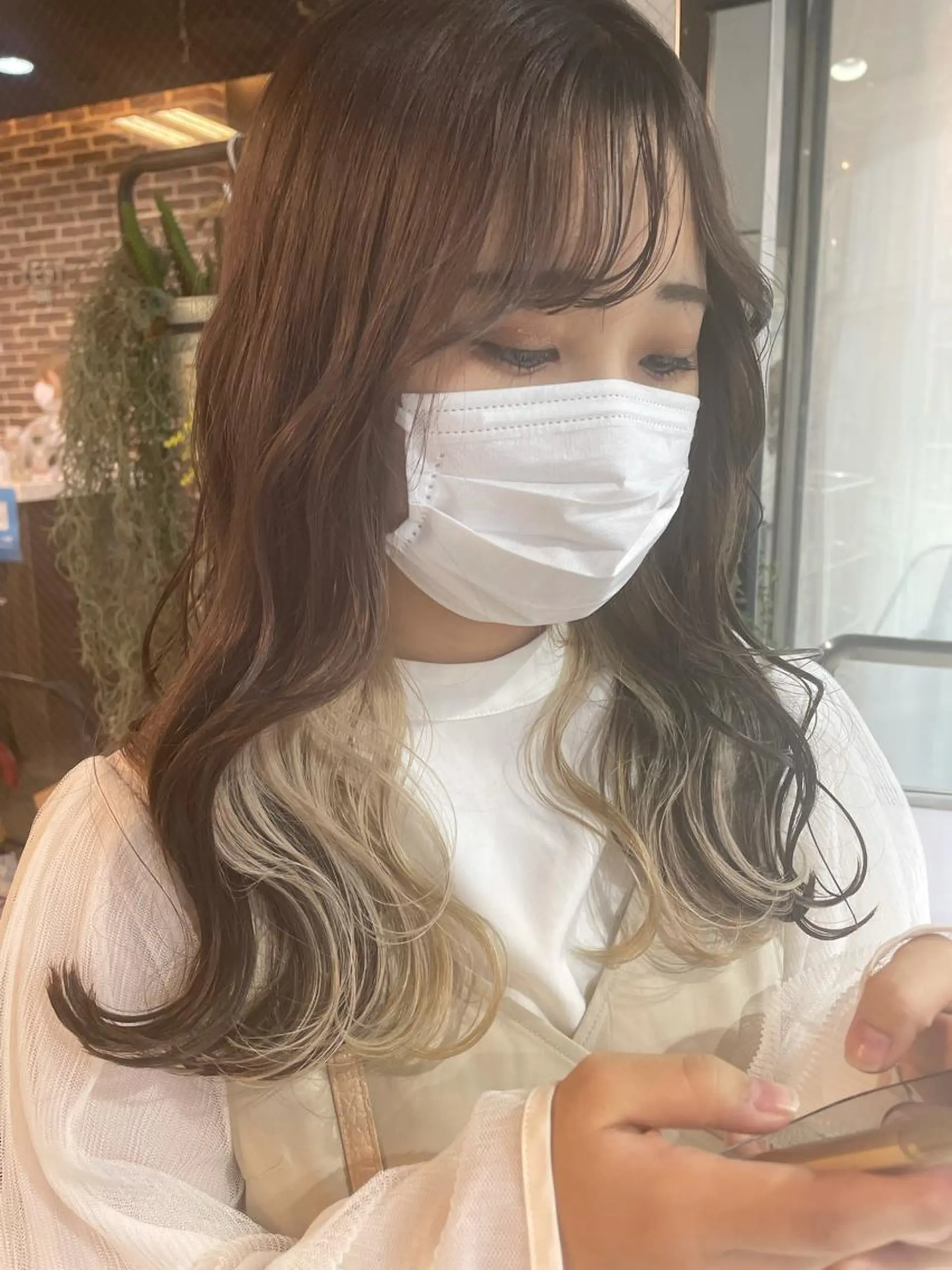 ロング カラー ブリーチ ハイトーンカラー インナーカラー ヘアカラー トリートメント 韓国ヘア🦋 MIYUのヘアスタイル