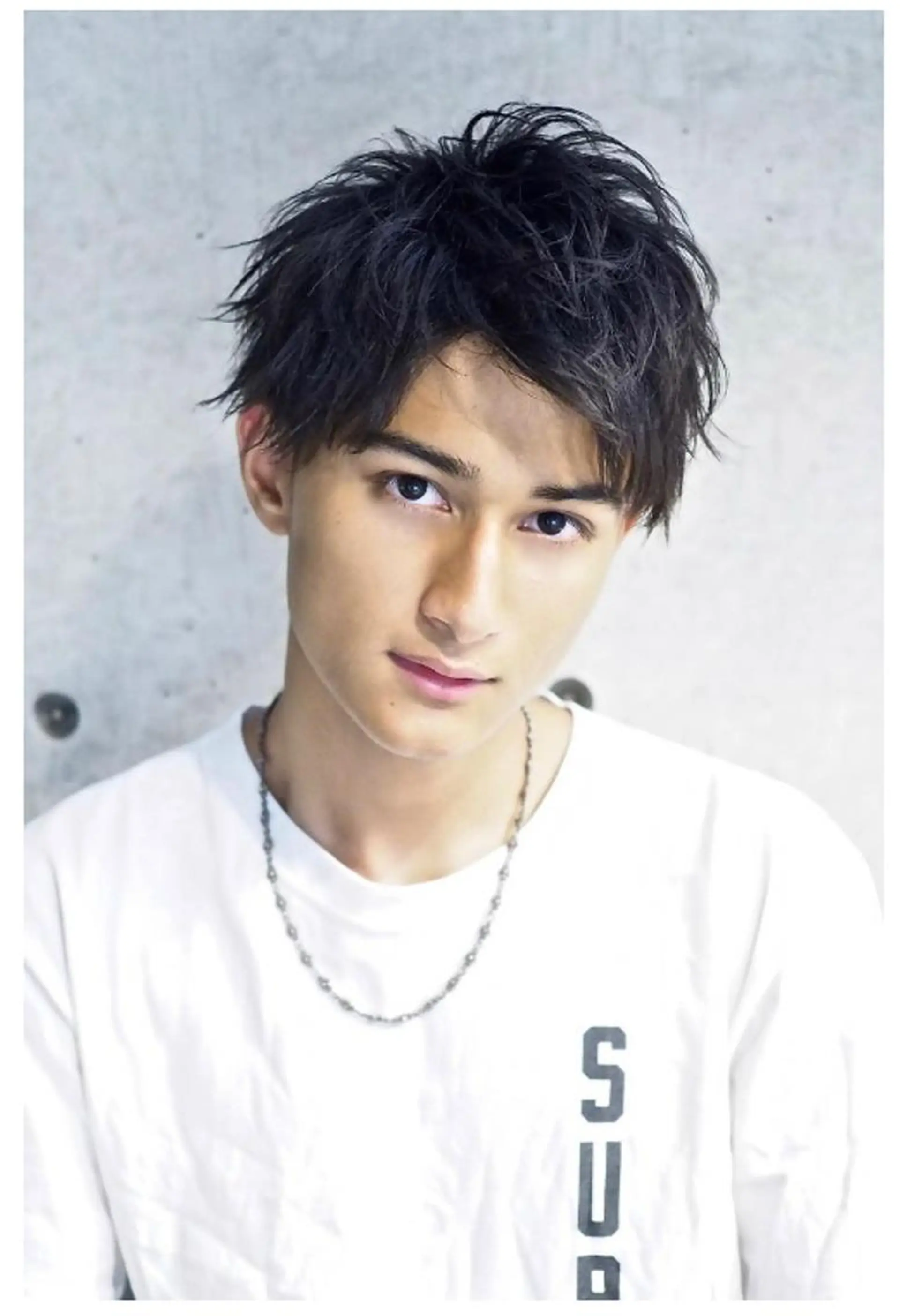 メンズ アップバング 井上 りょうのヘアスタイル