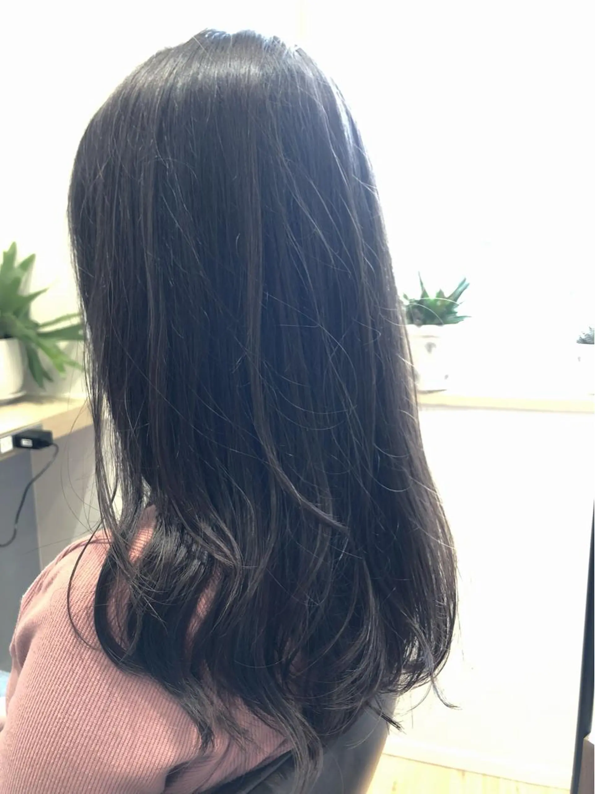 セミロング 白髪ぼかしハイライト 💫ミネ　ヒロシのヘアスタイル