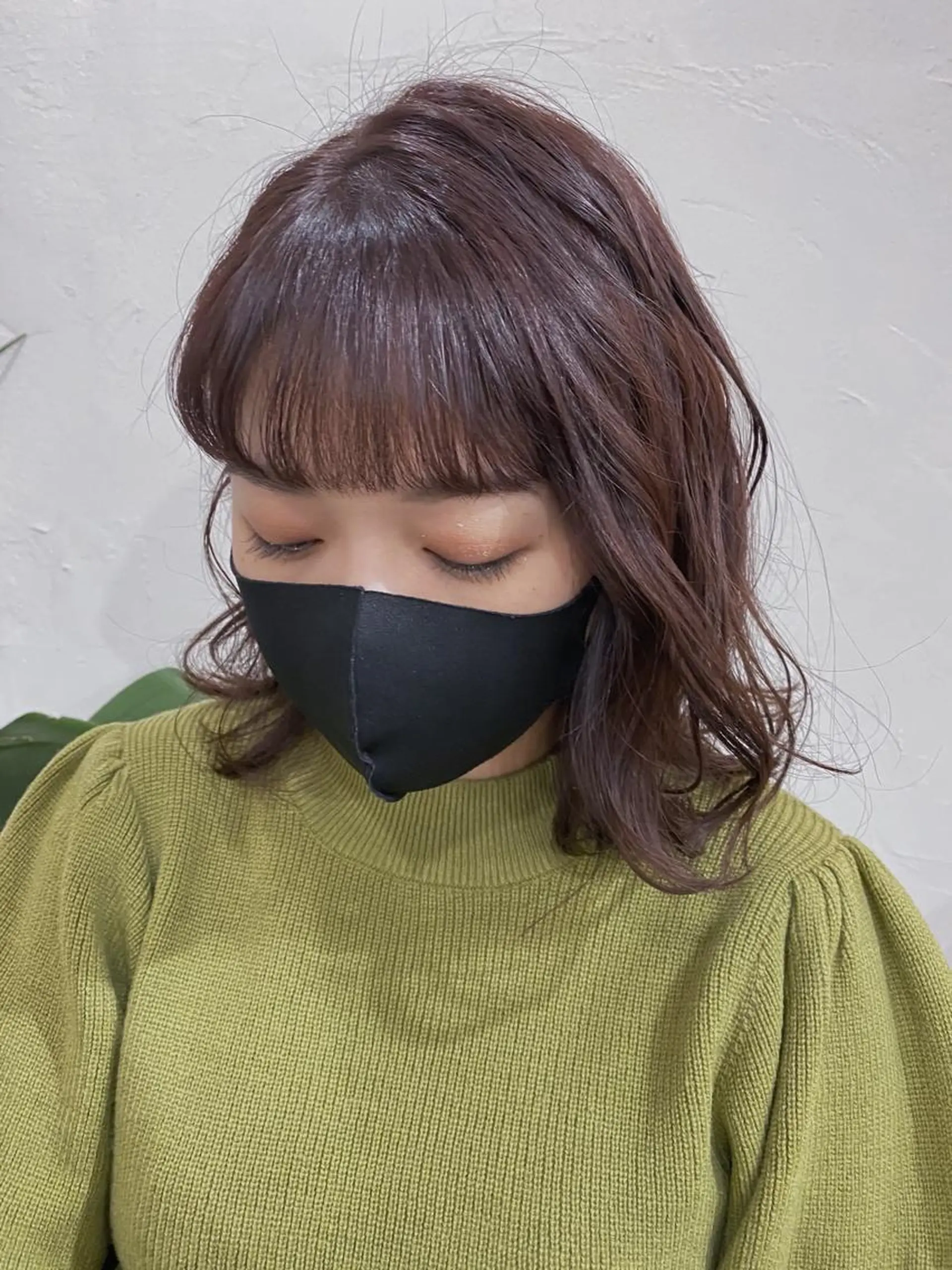 ミディアム カラー ヘアアレンジ ラベンダーカラー ピンクカラー 暗髪カラー🫐パーマ おくだりんかのヘアスタイル