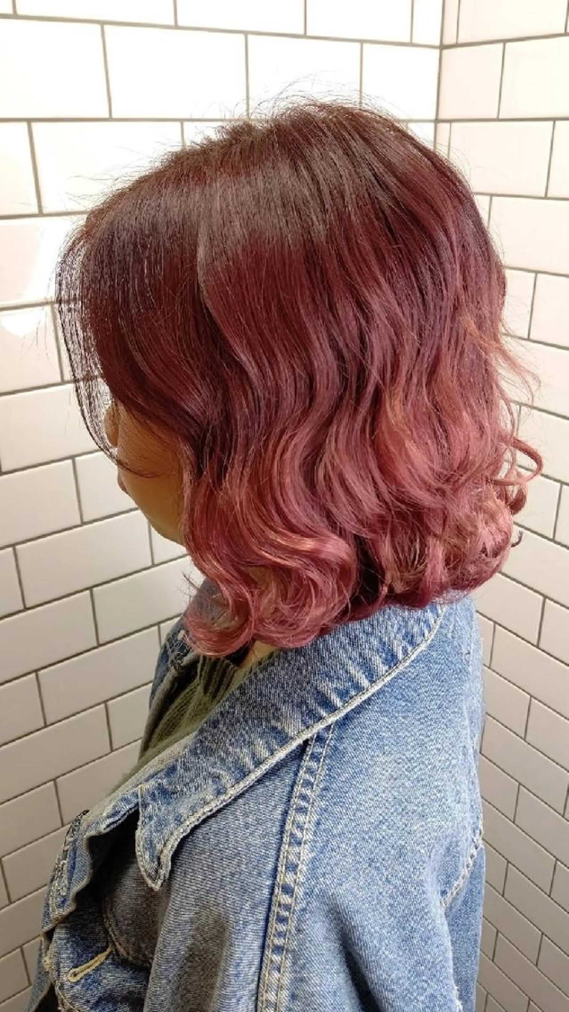 ミディアム カラー LUXBE GALLERY なんば駅前店所属・ラックスビーギャラリ ー AKICOのヘアスタイル