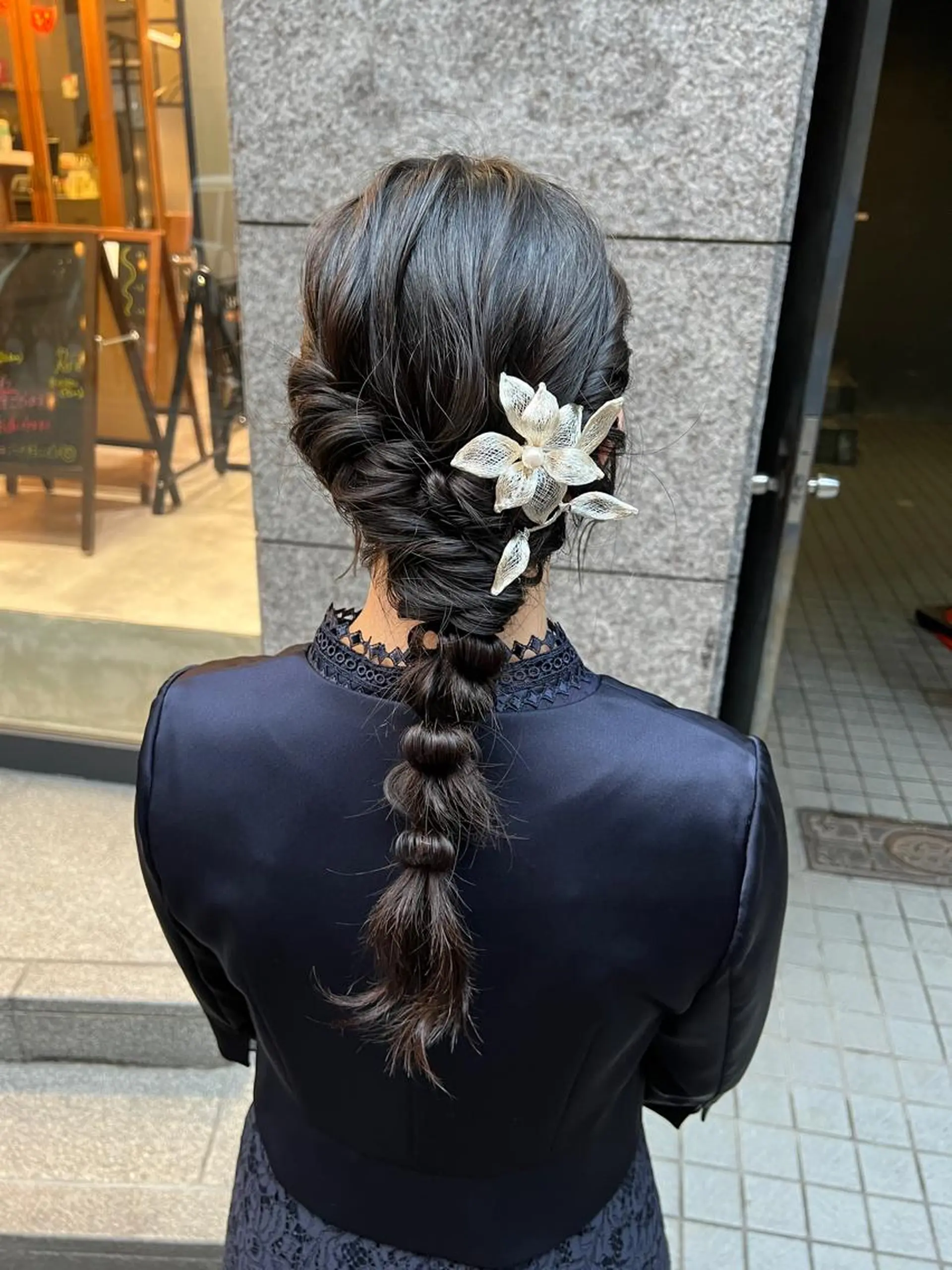 ロング ヘアアレンジ 卒業式のヘアスタイル ヘアセット ノイシキ サキのヘアスタイル