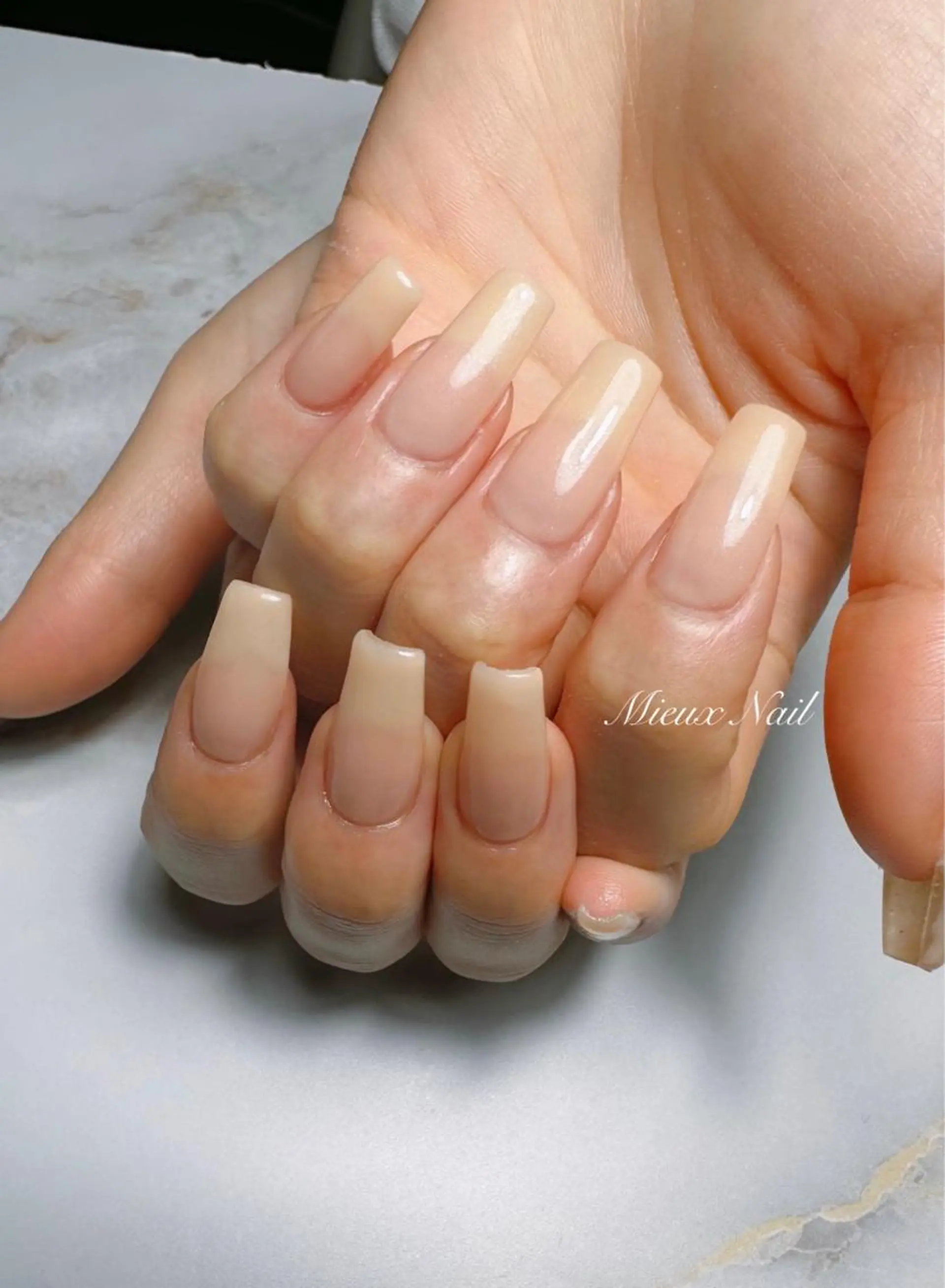 ネイル ブルー ワンカラーネイル シンプルネイル 春ネイル ハンドネイル 市川 麻衣子のネイルデザイン