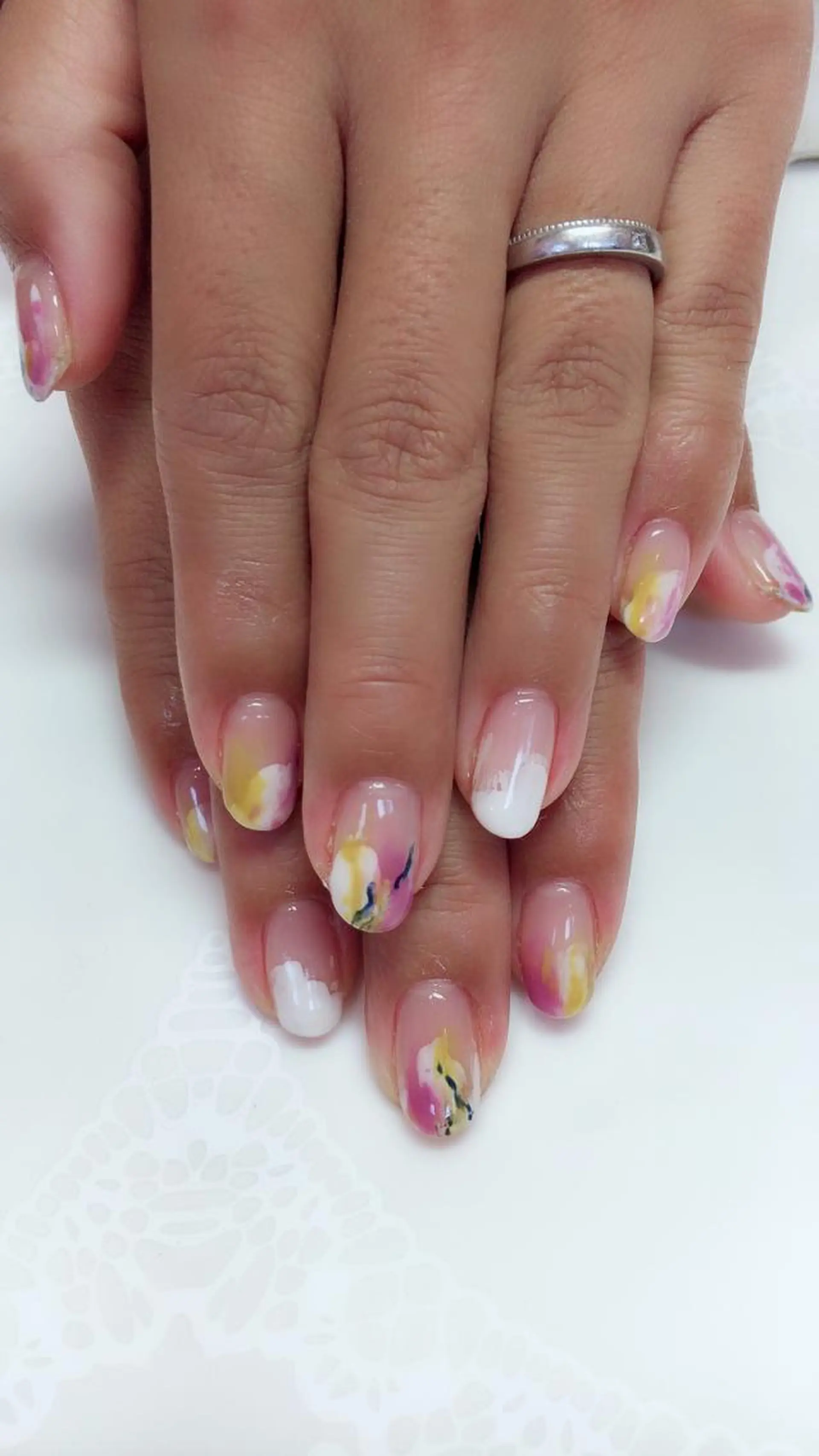 ネイル ニュアンスネイル フジタ エリカのネイルデザイン