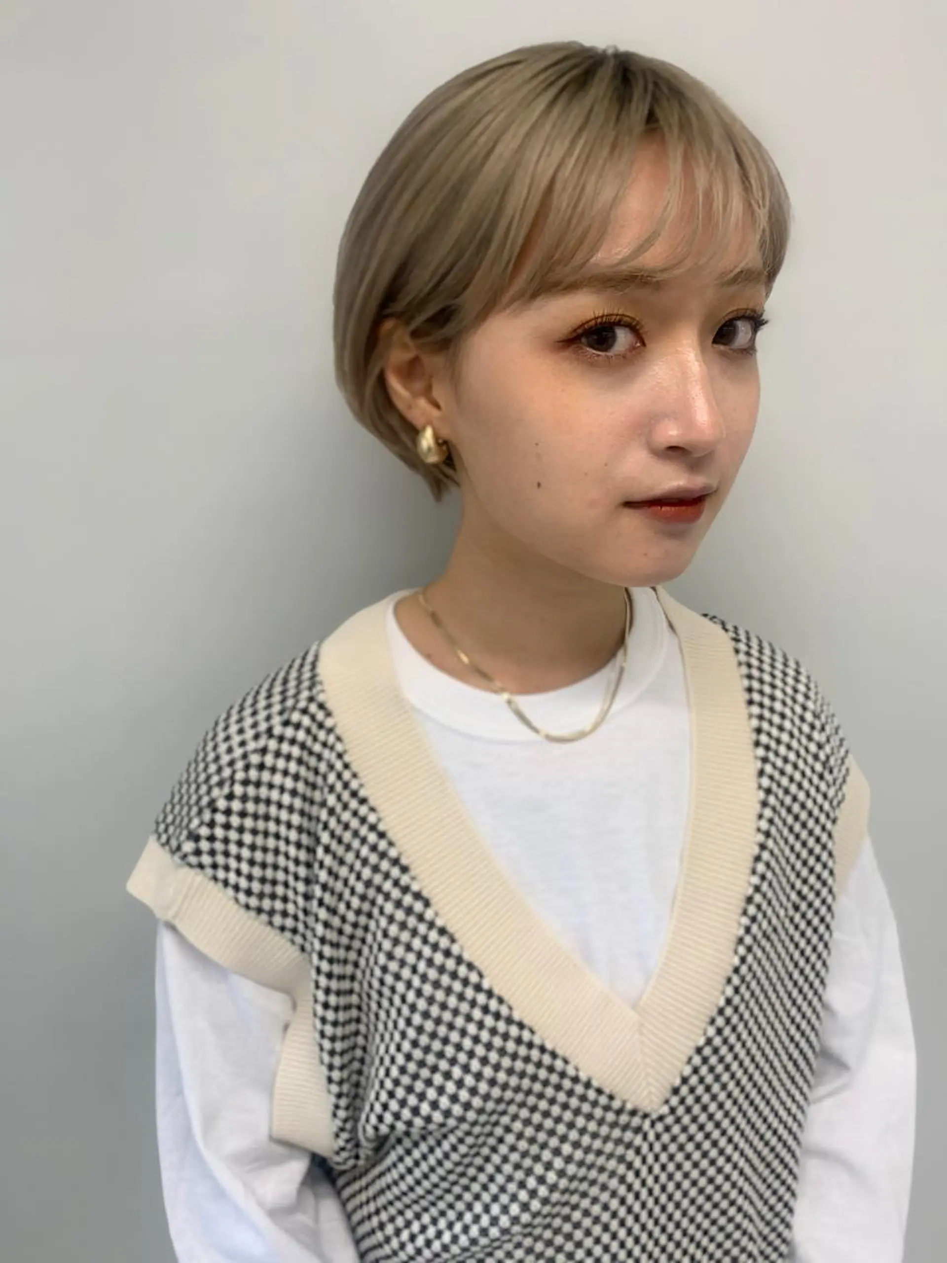 カラー ベージュカラー ハイトーンカラー ヘアカラー MARU レイヤー/パーマのヘアスタイル