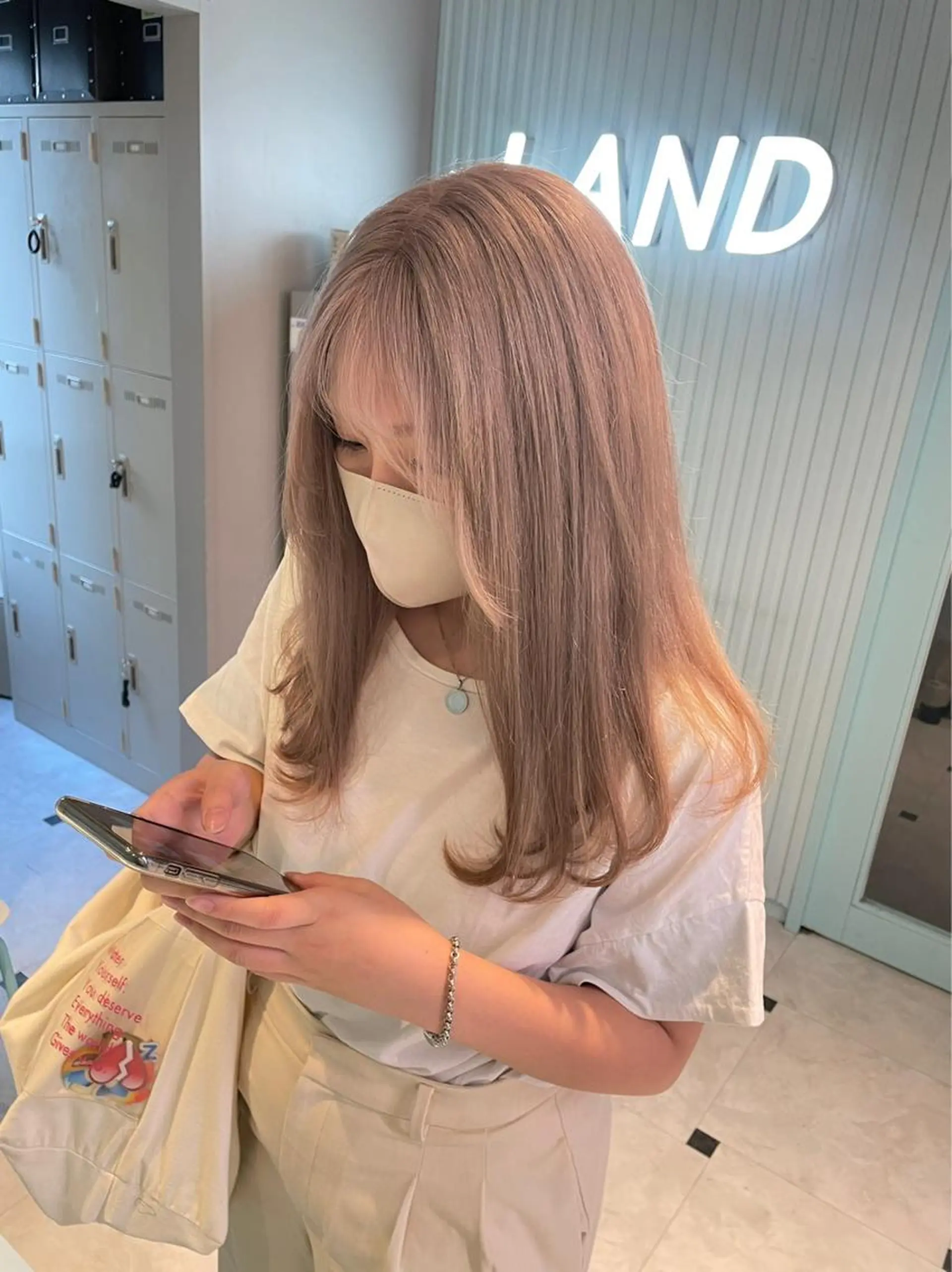 ミディアム ヘアカラー トリートメント サロウィン新宿三丁目East所属・💕冬モテ×上品色気 モテヘア💕山田航介のヘアスタイル