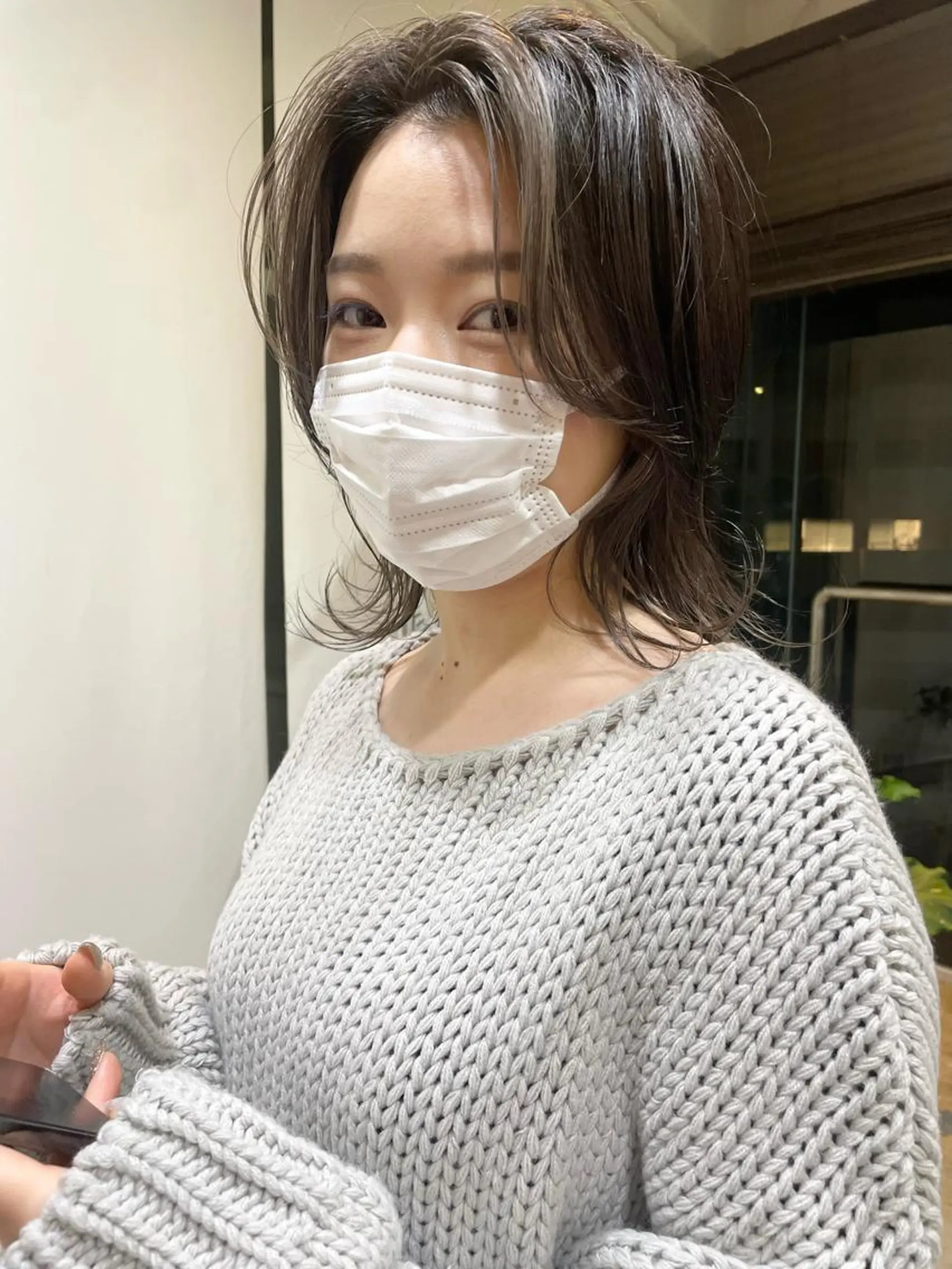 ミディアム カラー ウルフカット カット ヘアカラー トリートメント レイヤー／似合わせ TAKUYAのヘアスタイル