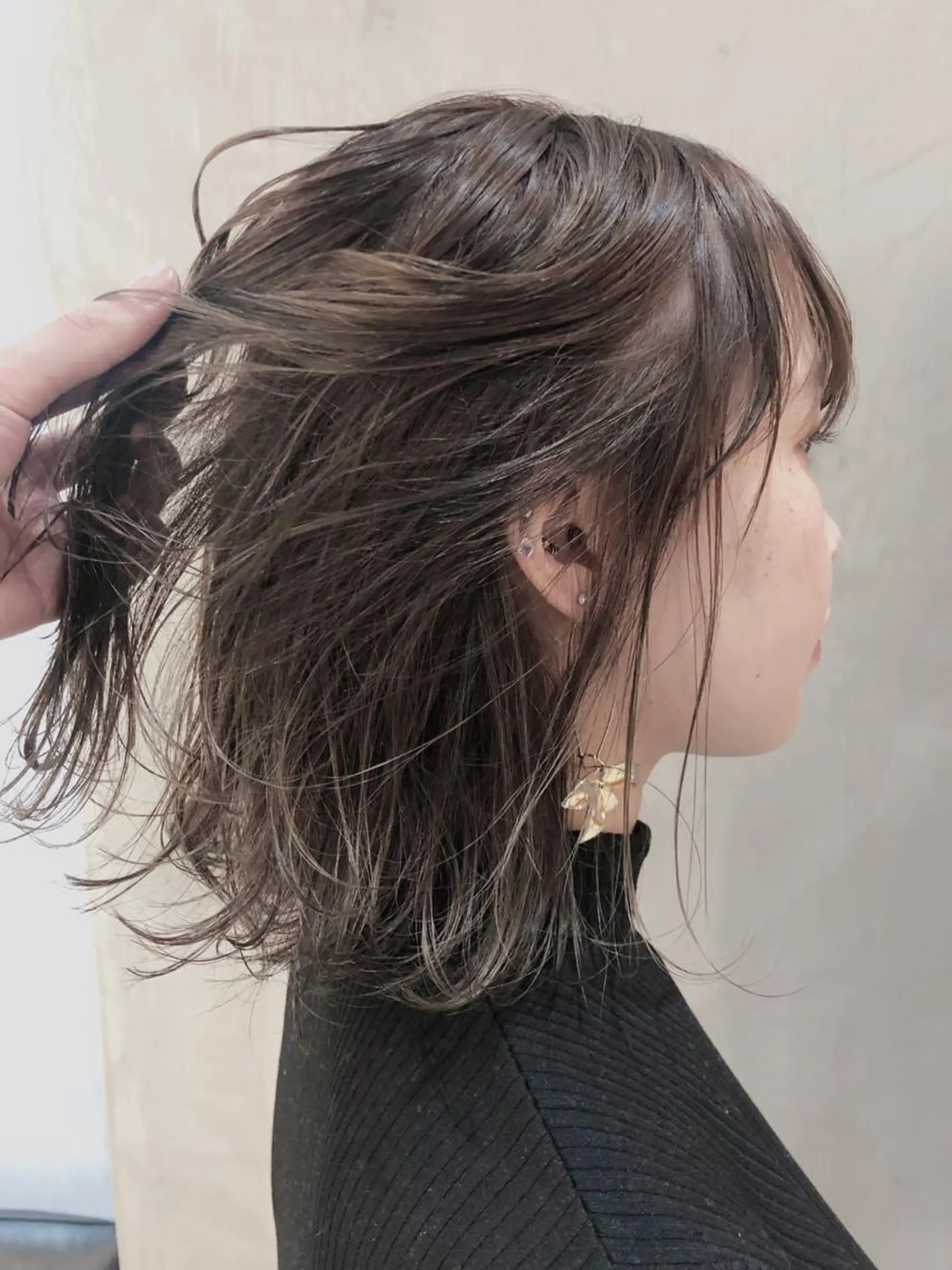 ミディアム カラー パーマ ヘアアレンジ ハイライトカラー ハイライト カット ヘアカラー トリートメント TOMO GEEKS代表のヘアスタイル