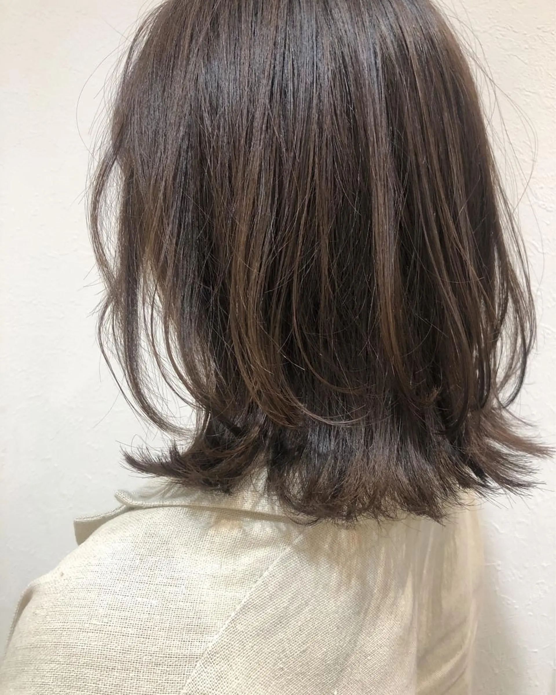 ミディアム カラー 🩰オリーブ/ ベージュ松本咲花🩰のヘアスタイル