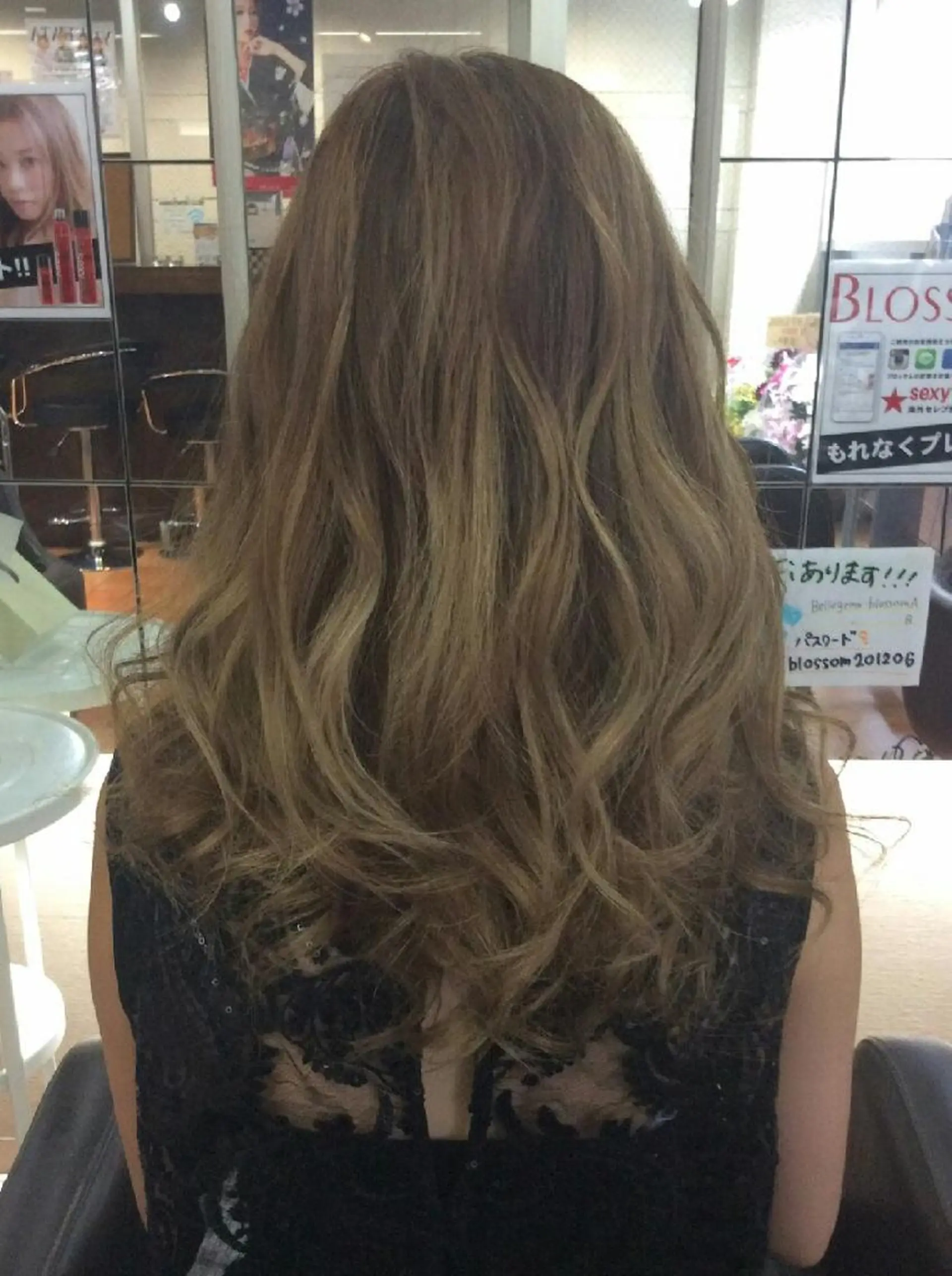 ミディアム カラー ハイトーンカラー alpha. カラーエクステ下妻のヘアスタイル